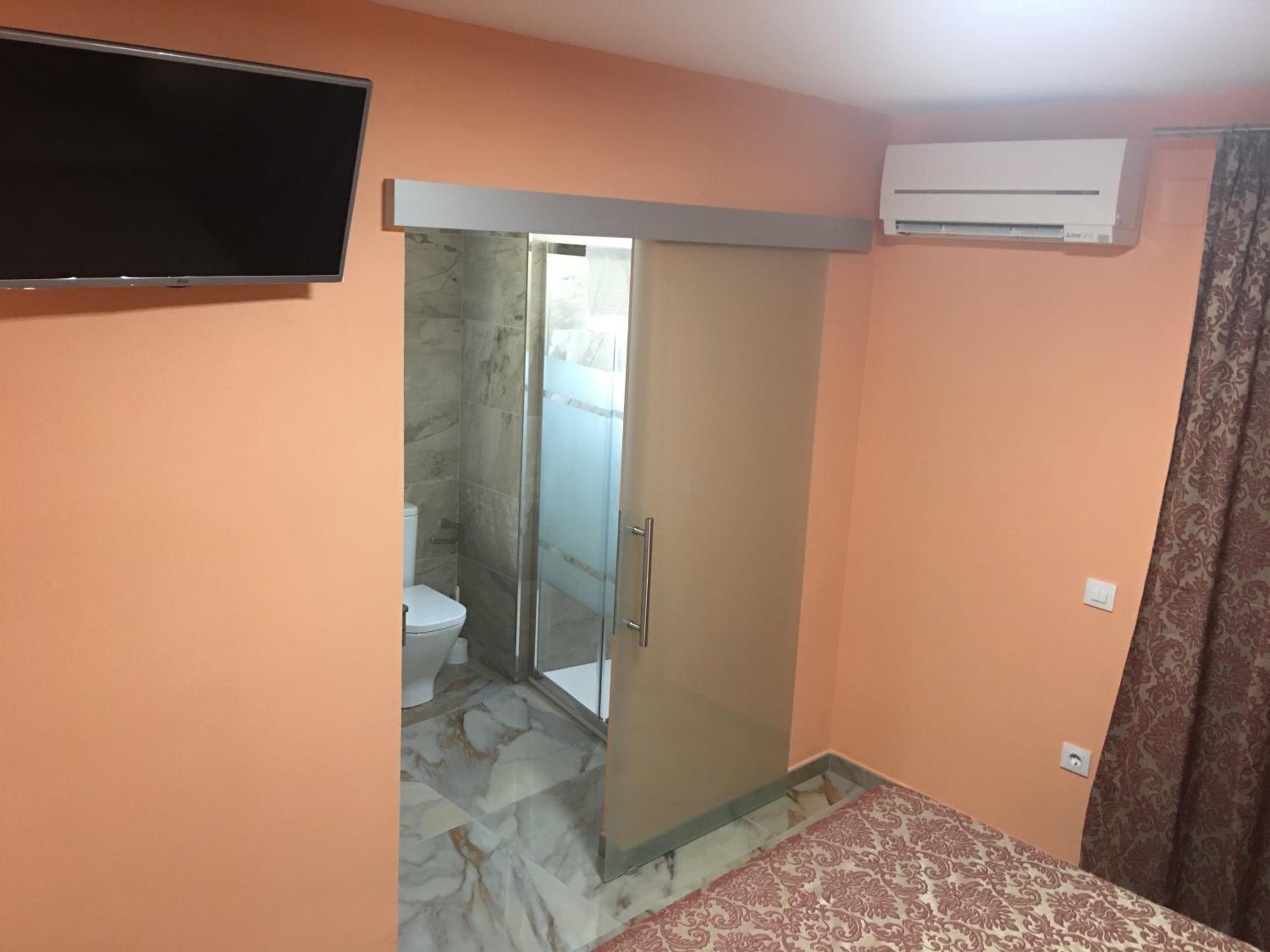 Deluxe Double Room with Balcony and Sea View - Photo 3