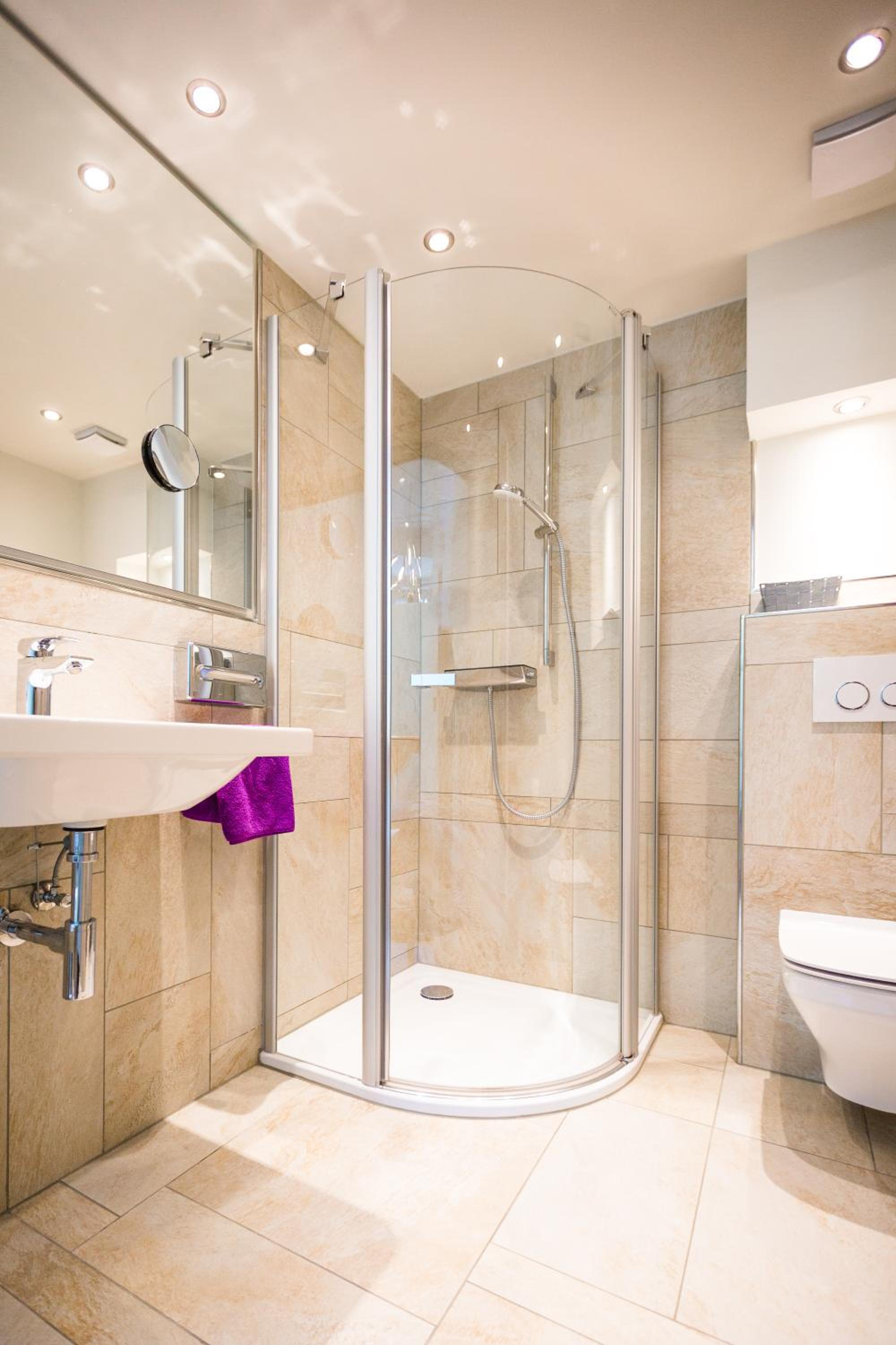 Large Double Room - Photo 4