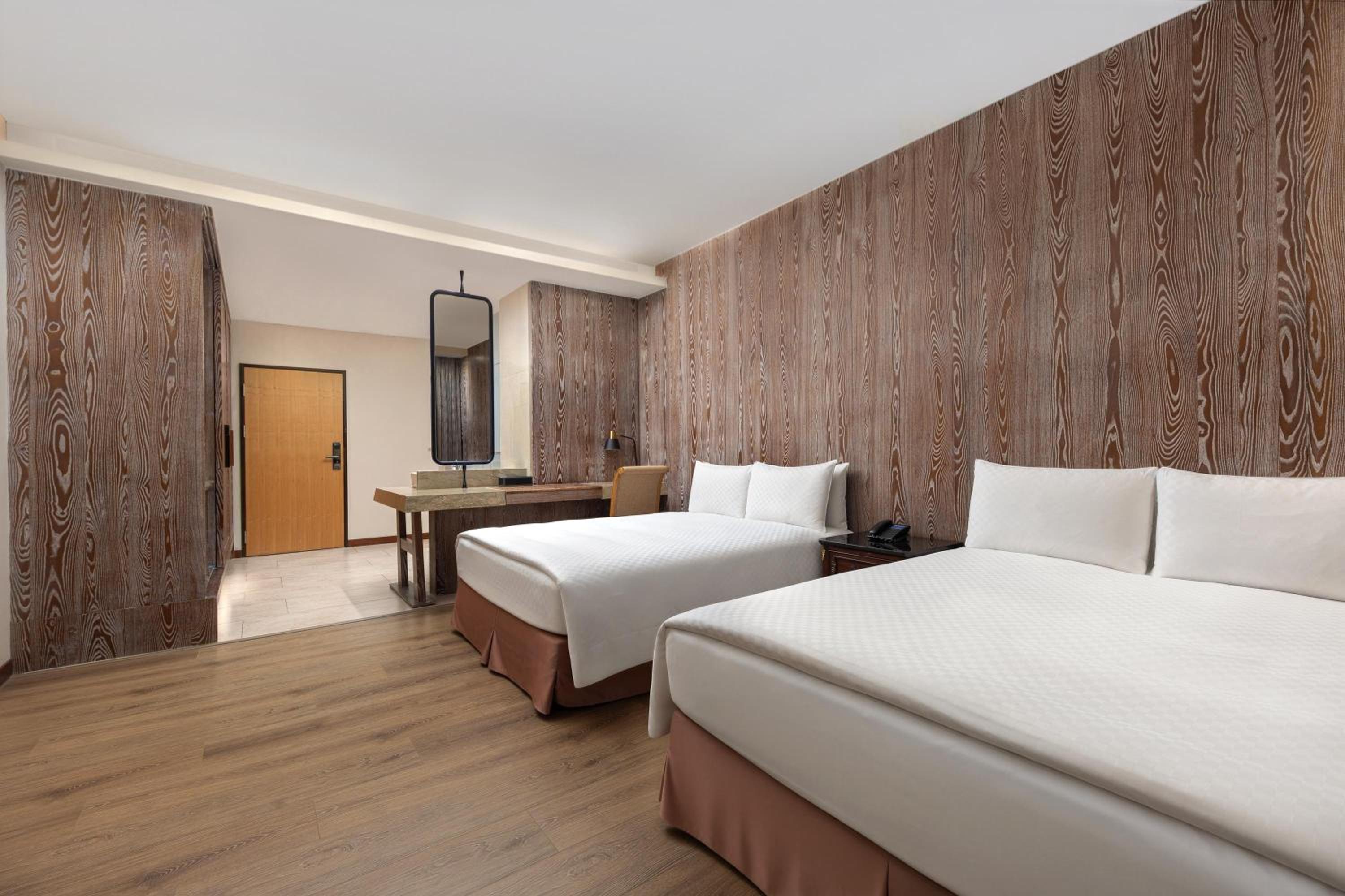 Family Room with Two Queen Beds - Non-Smoking