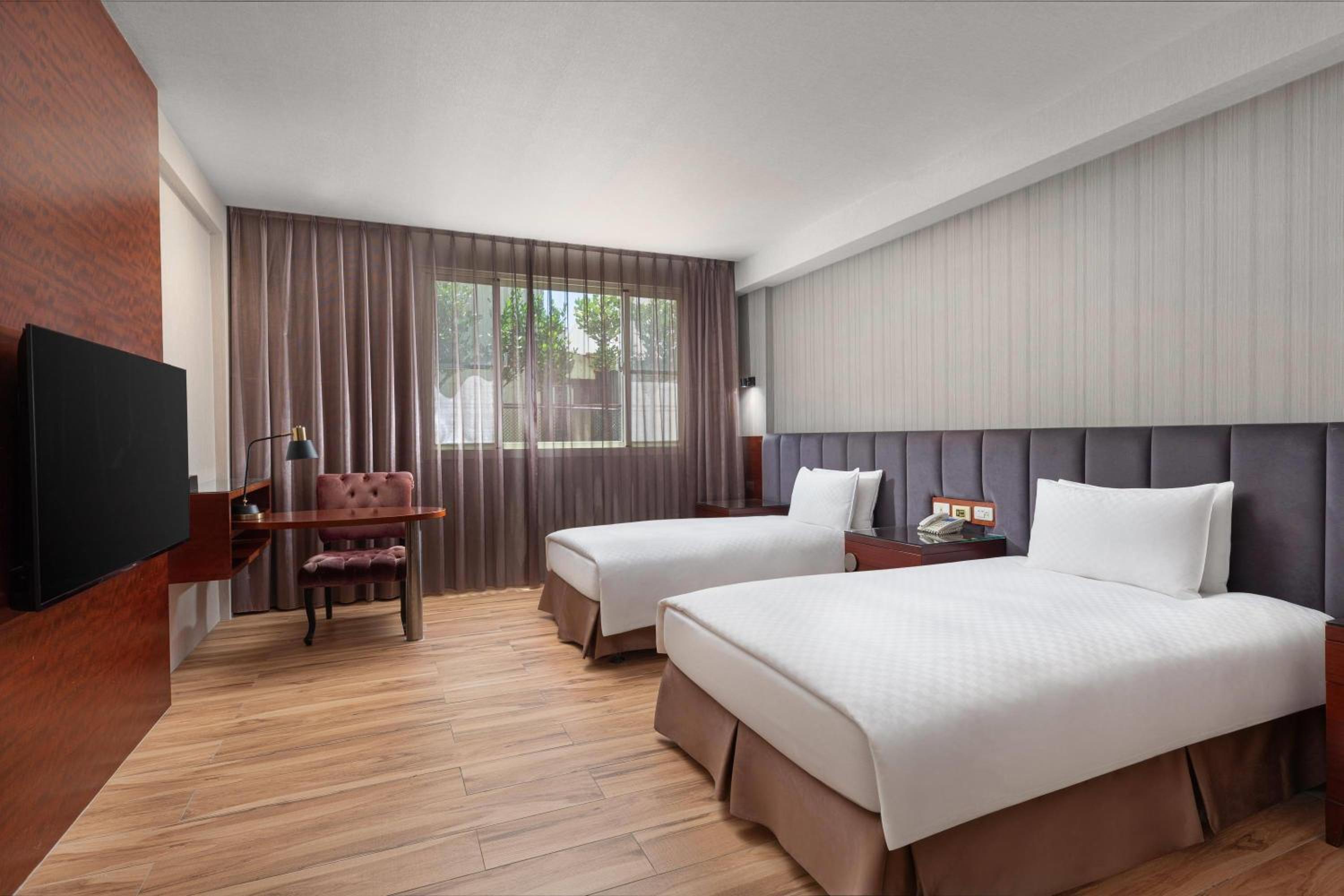 Standard Twin Room with Two Single Beds - Non-Smoking