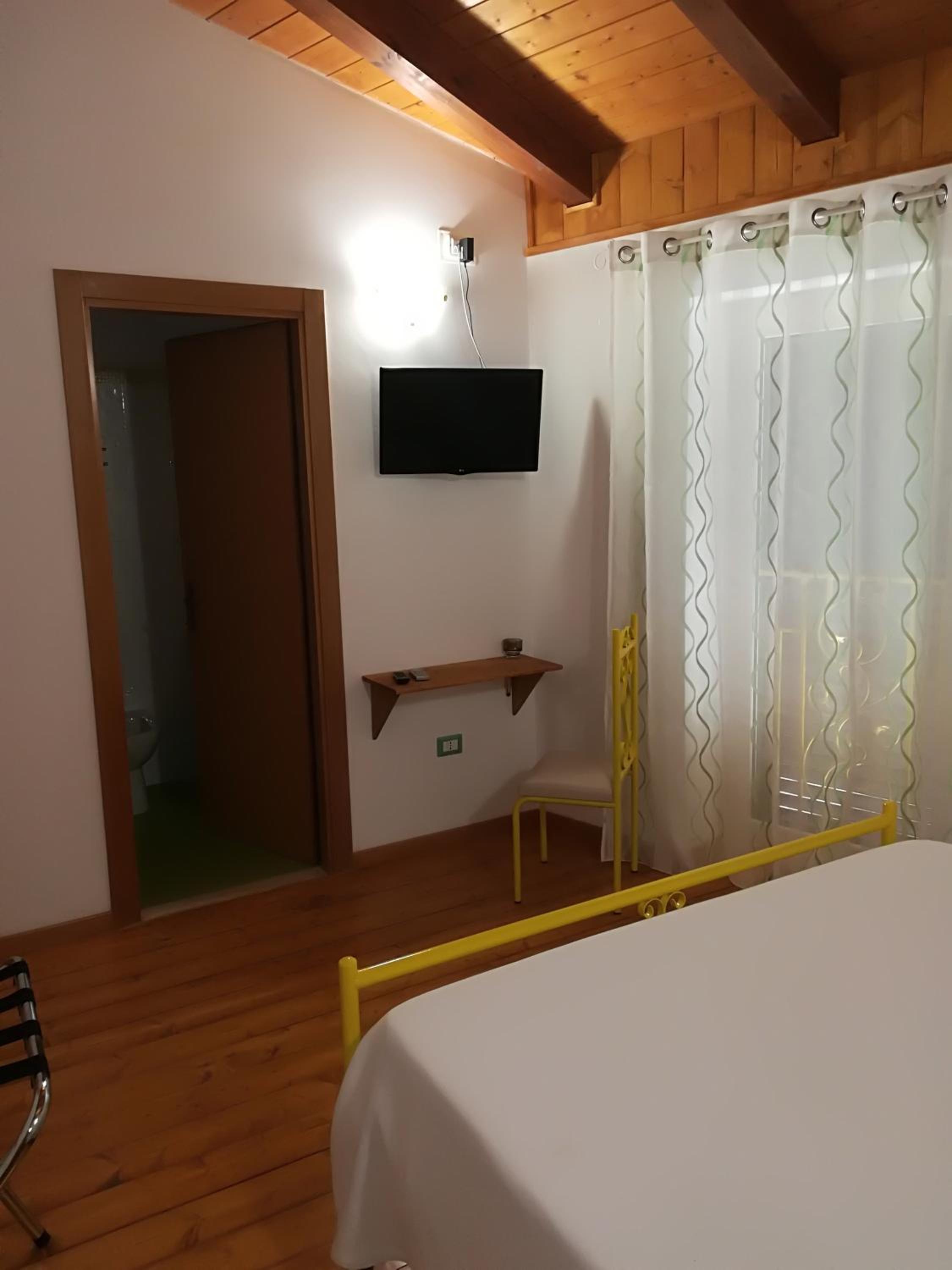 Double Room with Private Bathroom photo 1