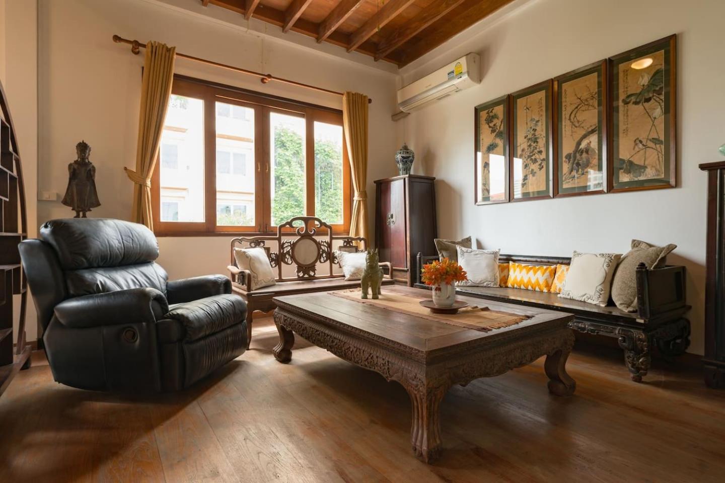 Three-Bedroom House photo 2
