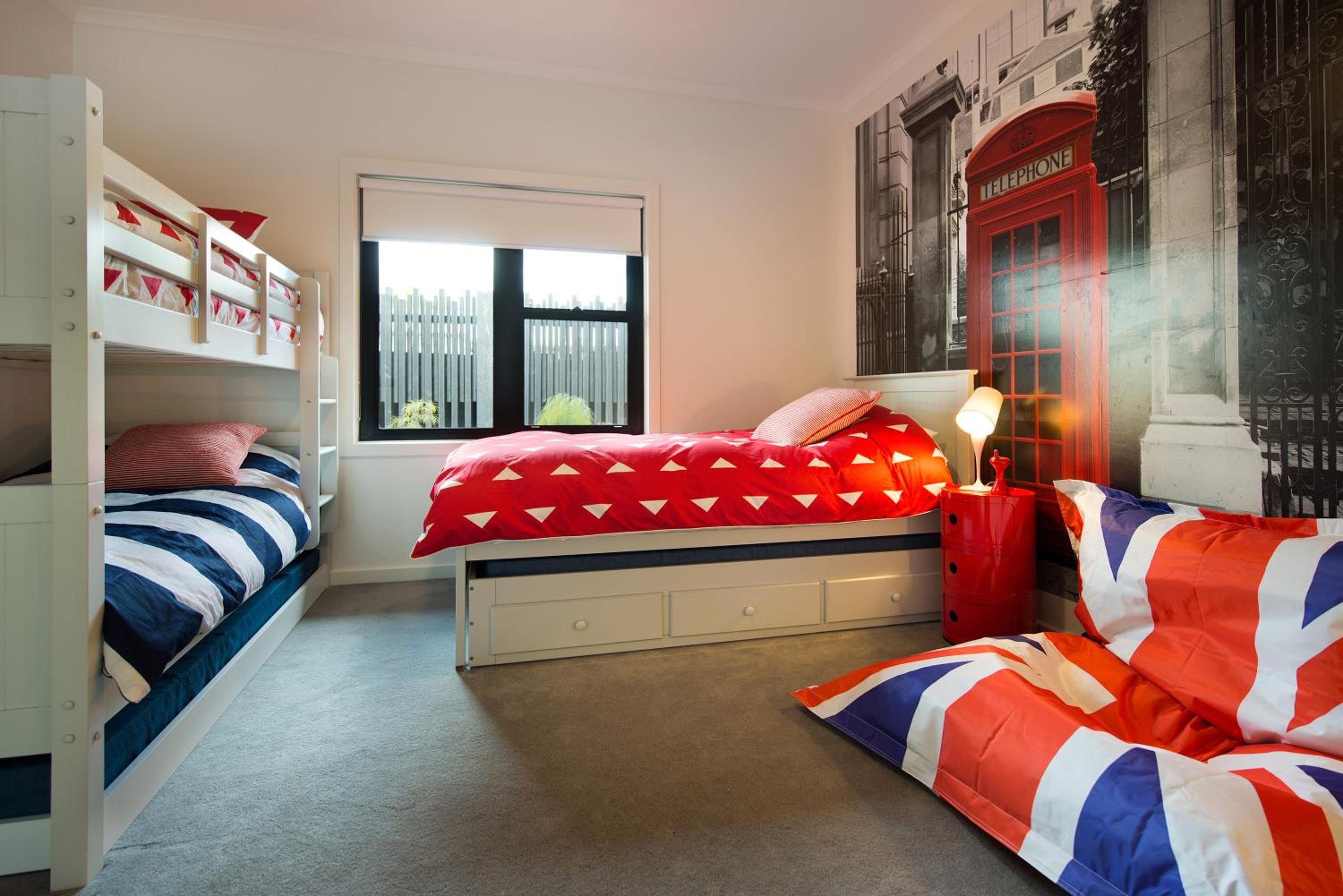 Four-Bedroom House photo 1