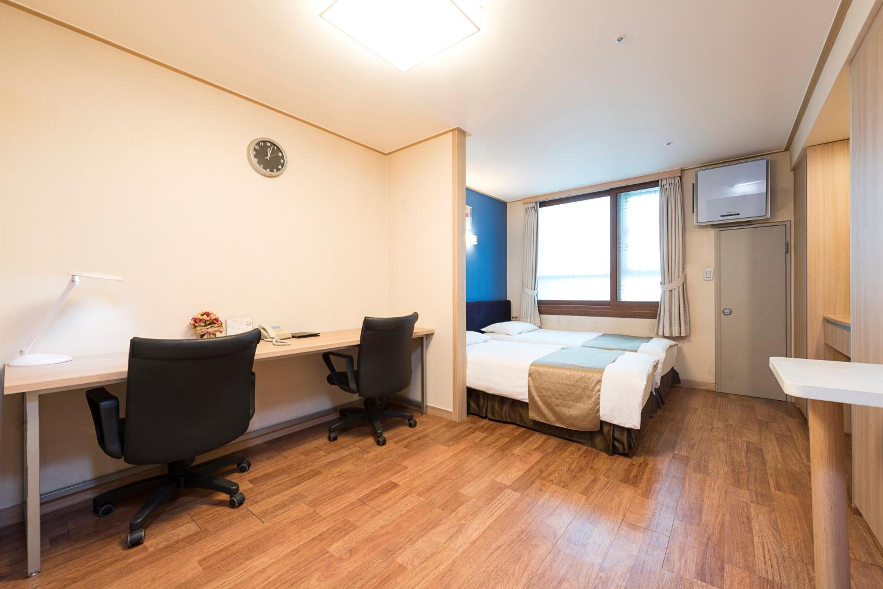 Superior Twin Room - Photo 2