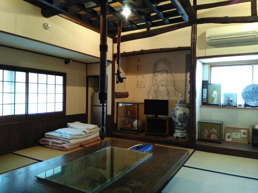 Economy Quadruple Room - Photo 2