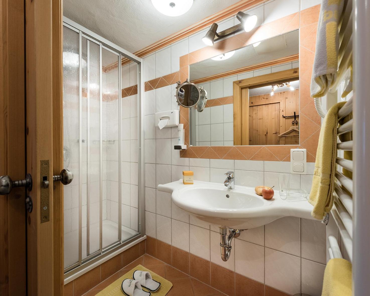 Single Room photo 3
