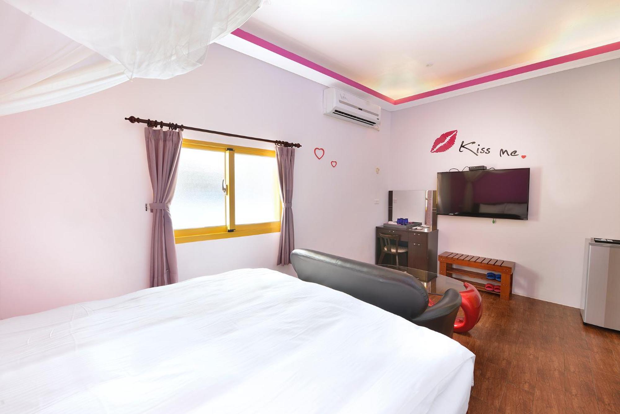Double Room - Photo 5