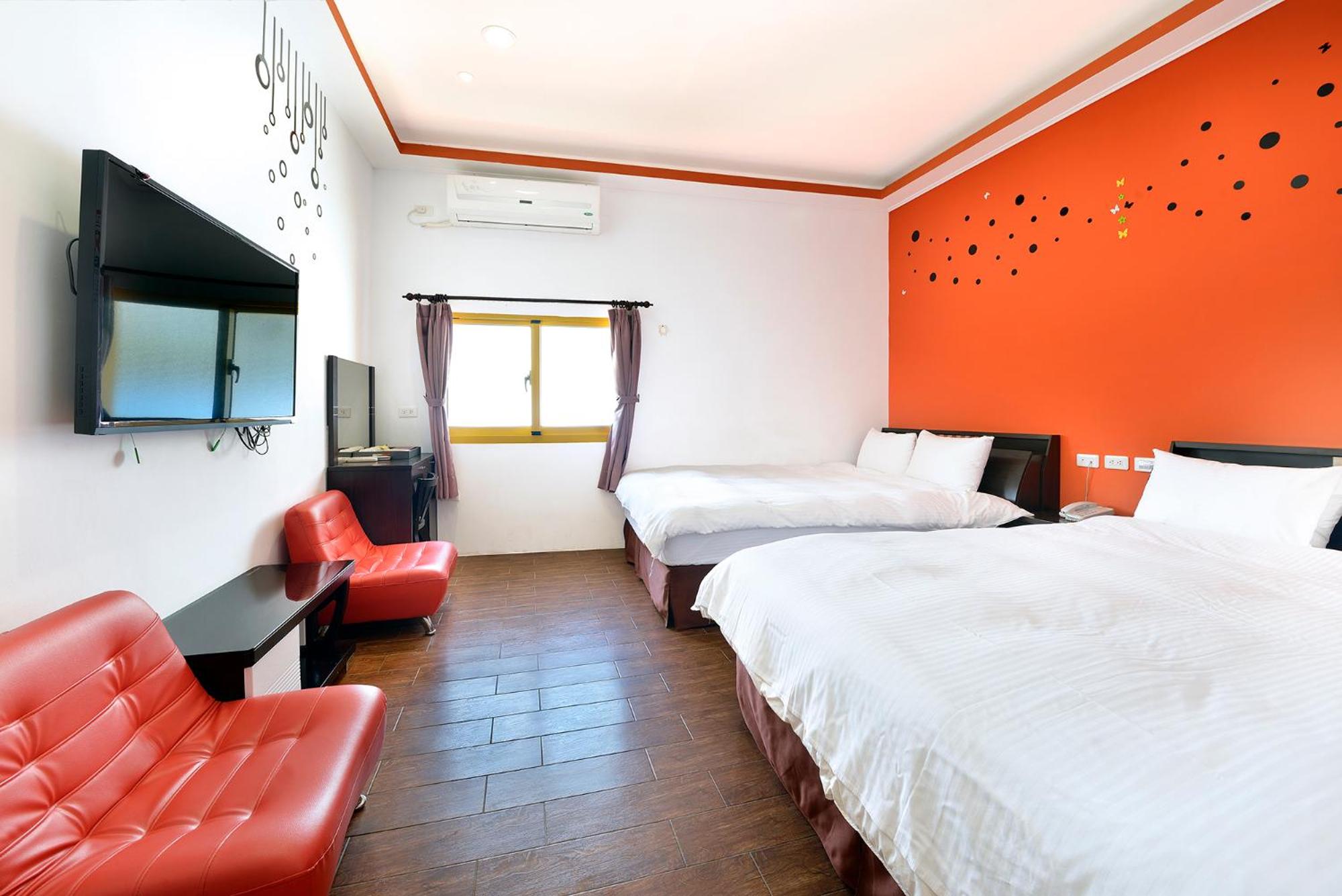 Economy Quadruple Room photo 2