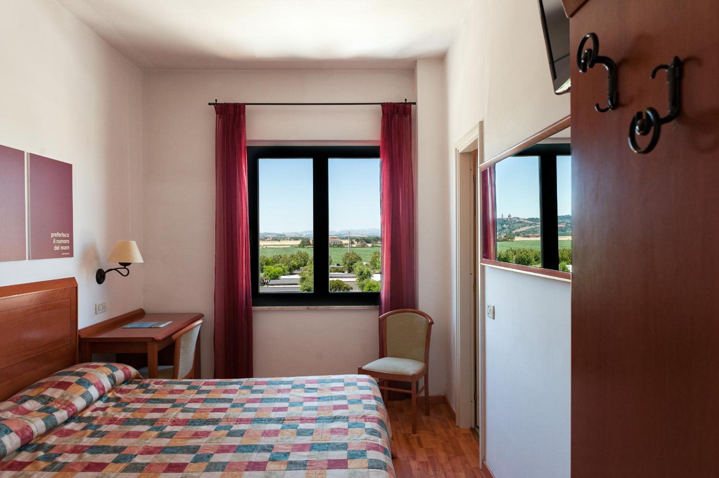 Economy Double or Twin Room photo 3