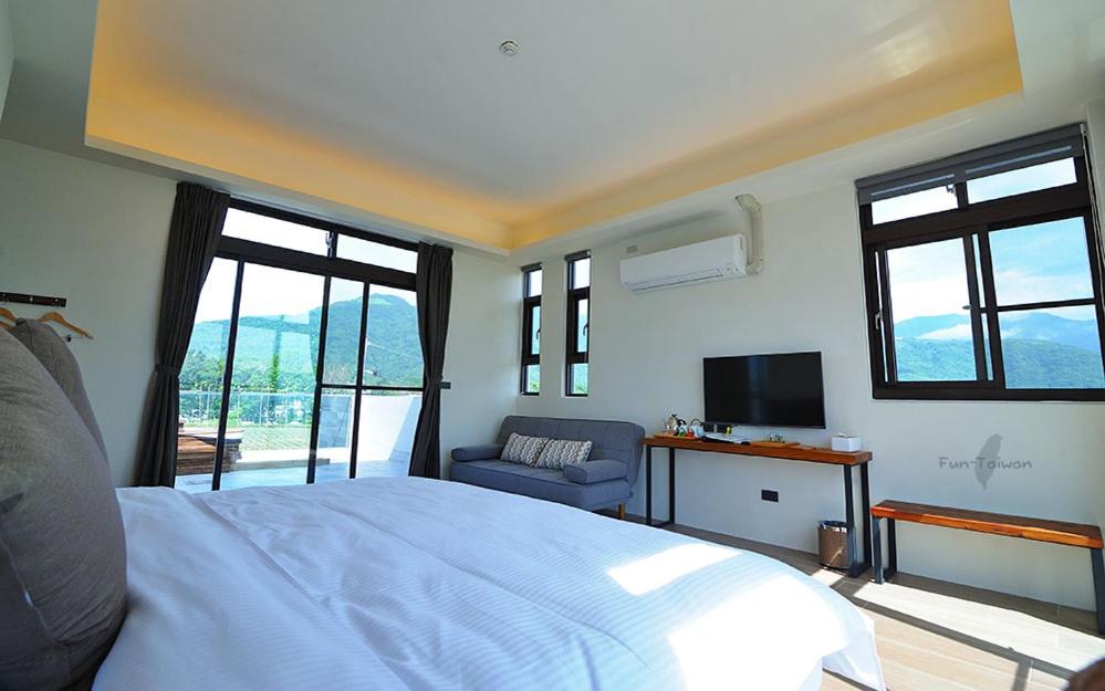 Deluxe Double Room with Balcony photo 1