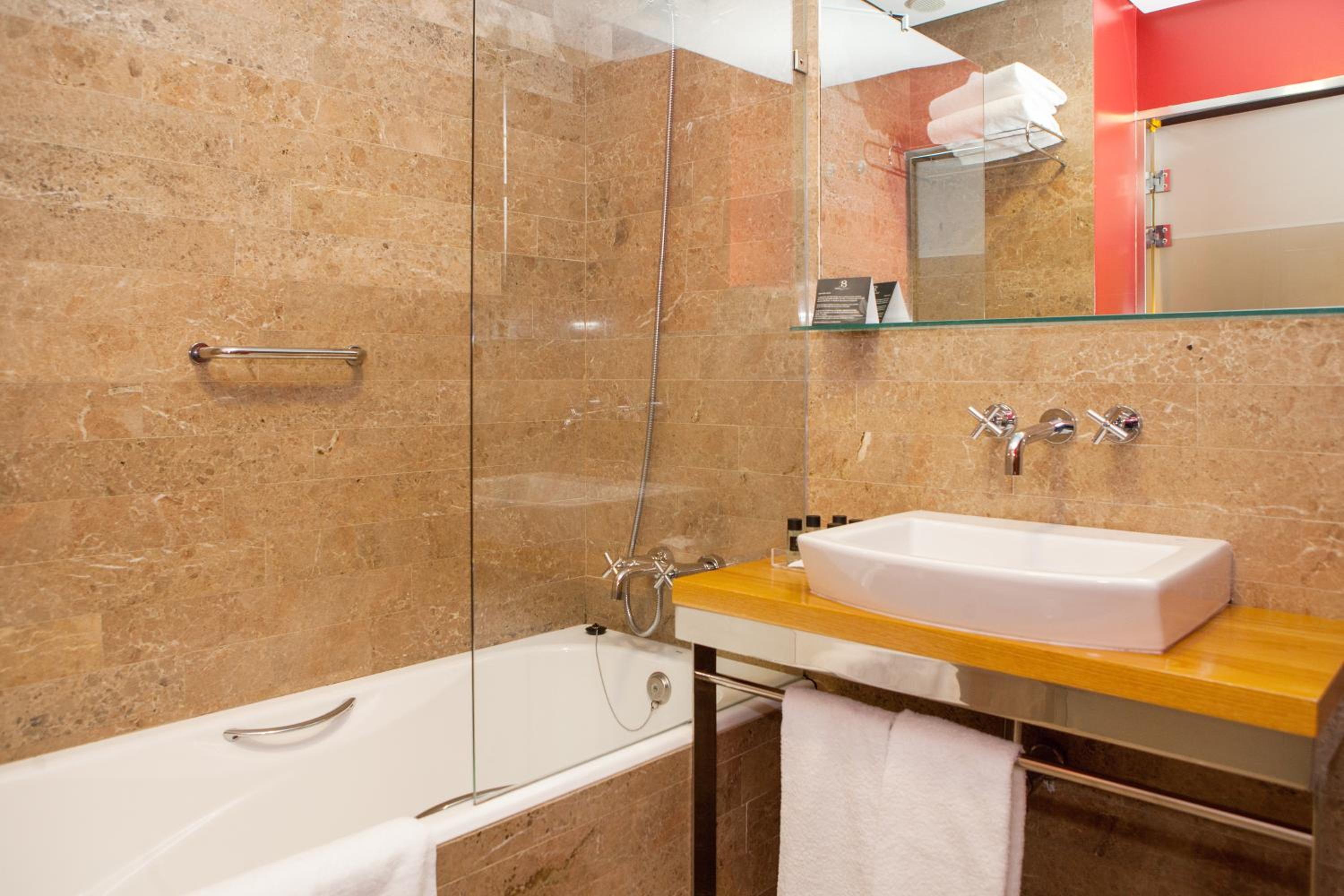 Double or Twin Room - Photo 5