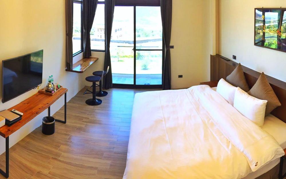 King Room with Mountain View photo 1