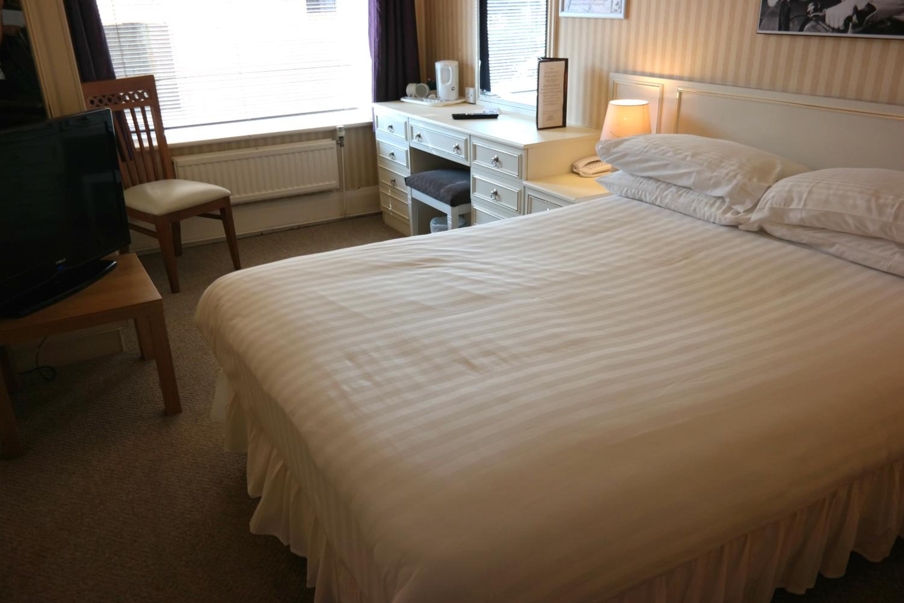 Standard Double Room - Photo 9