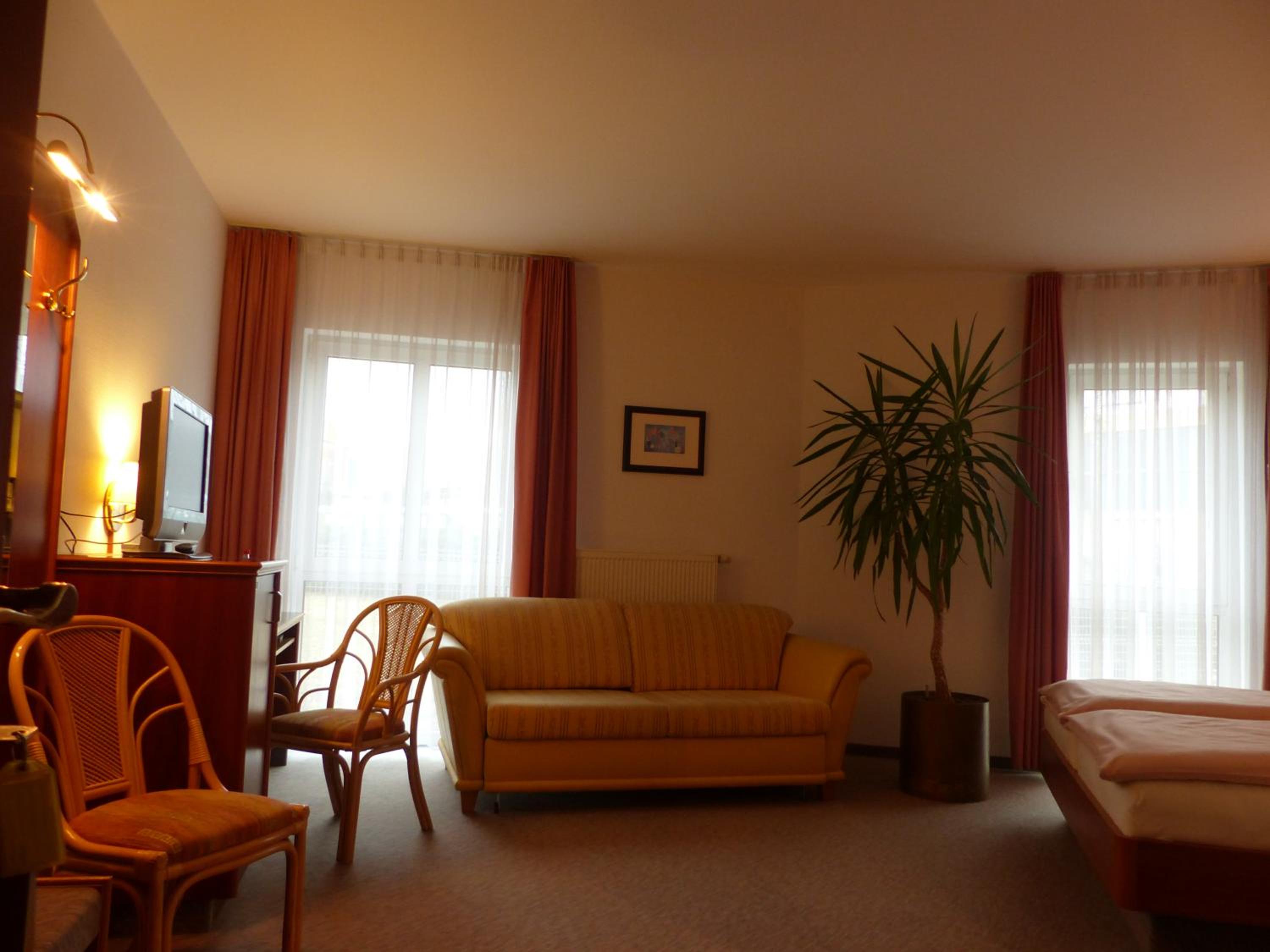 Triple Room with Bathroom - Photo 1