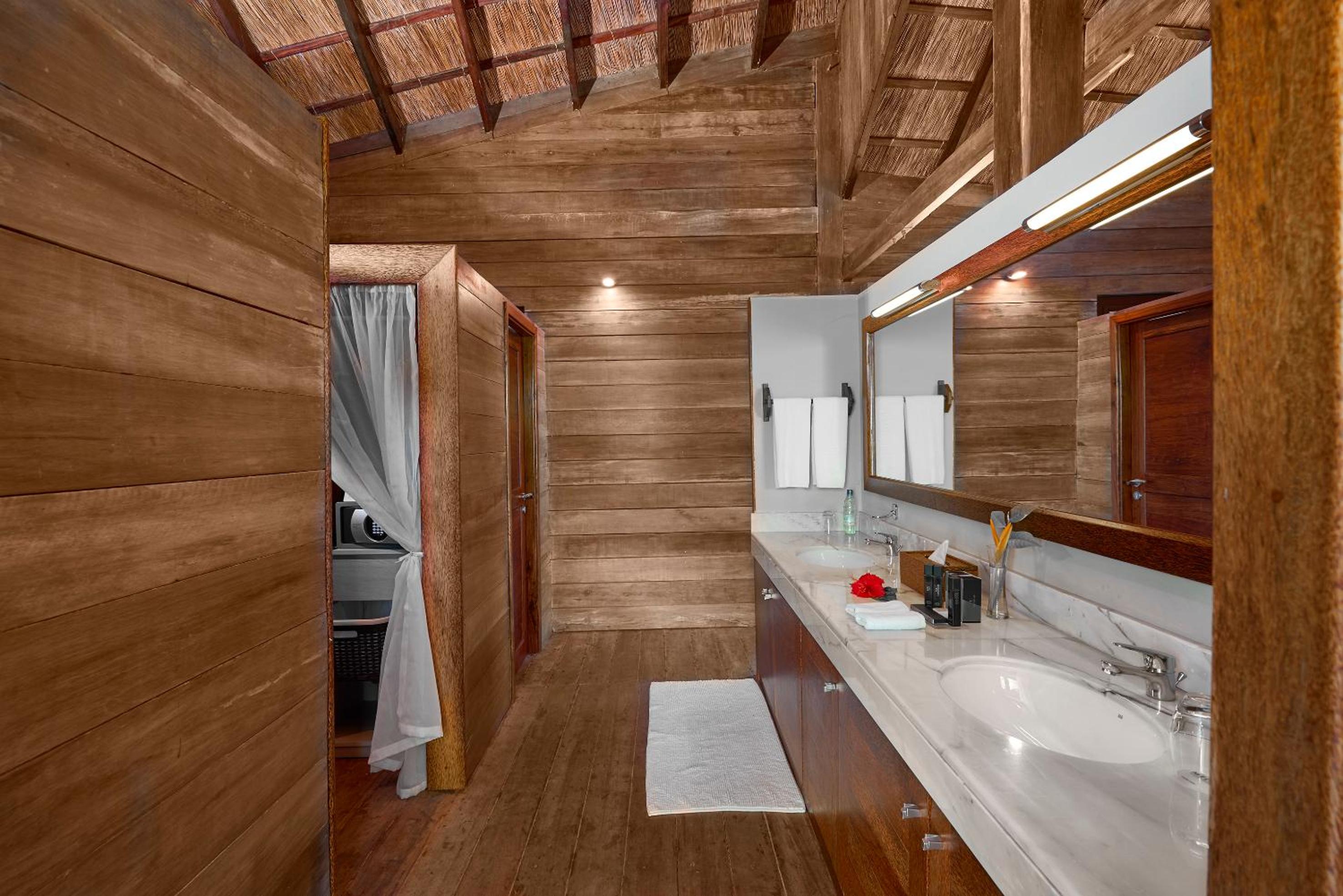 Bungalow with Ocean View - Photo 4