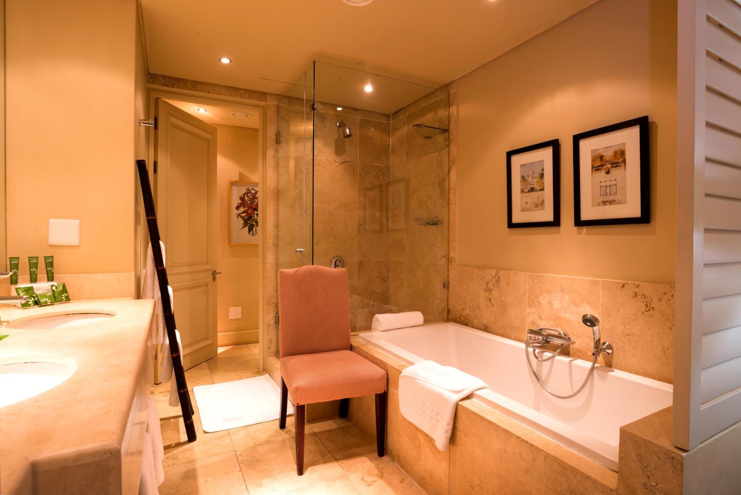 Executive Twin Suite - Photo 2