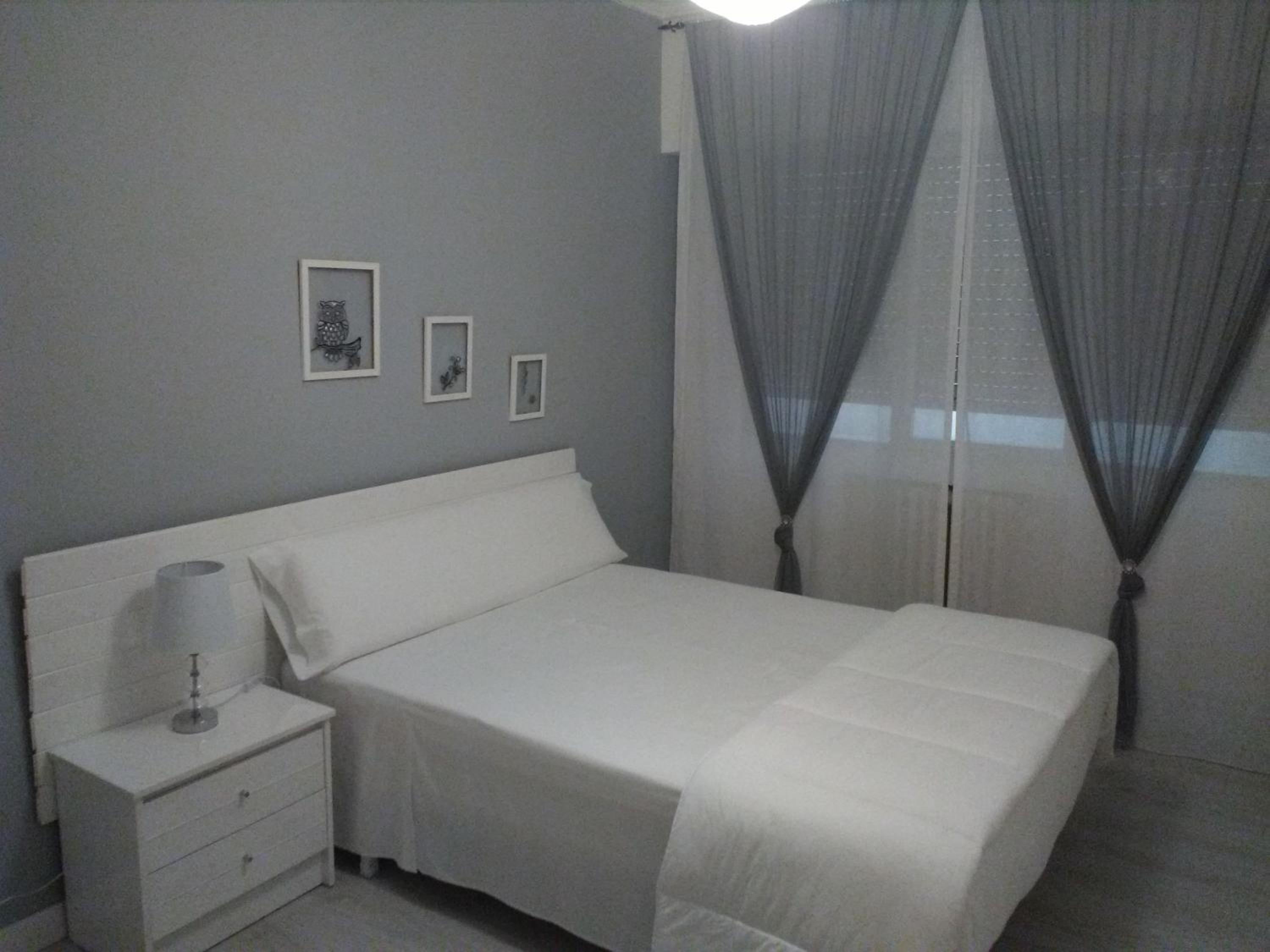 Double Room with Shared Bathroom photo 3