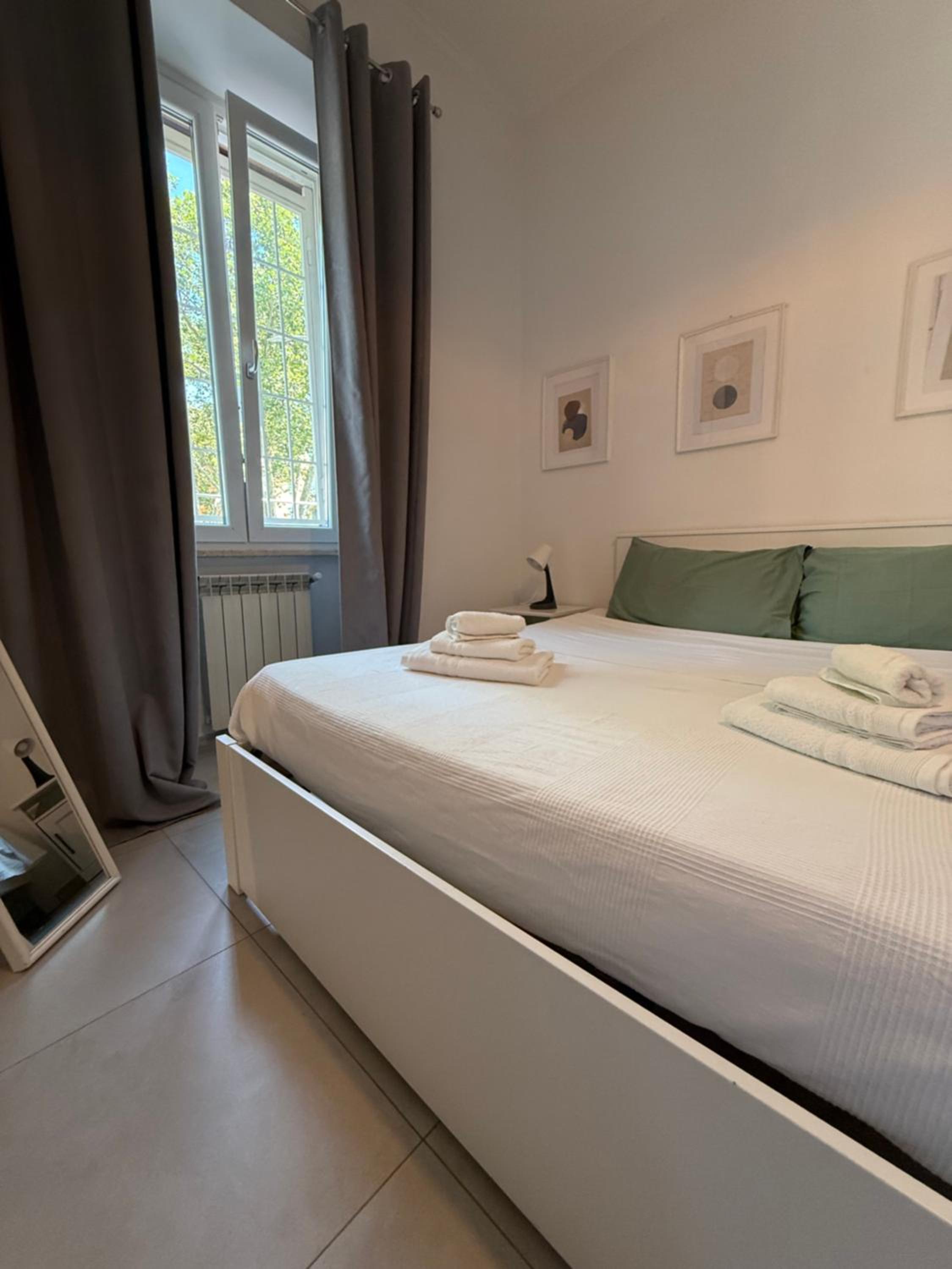 One-Bedroom Apartment with Terrace photo 2