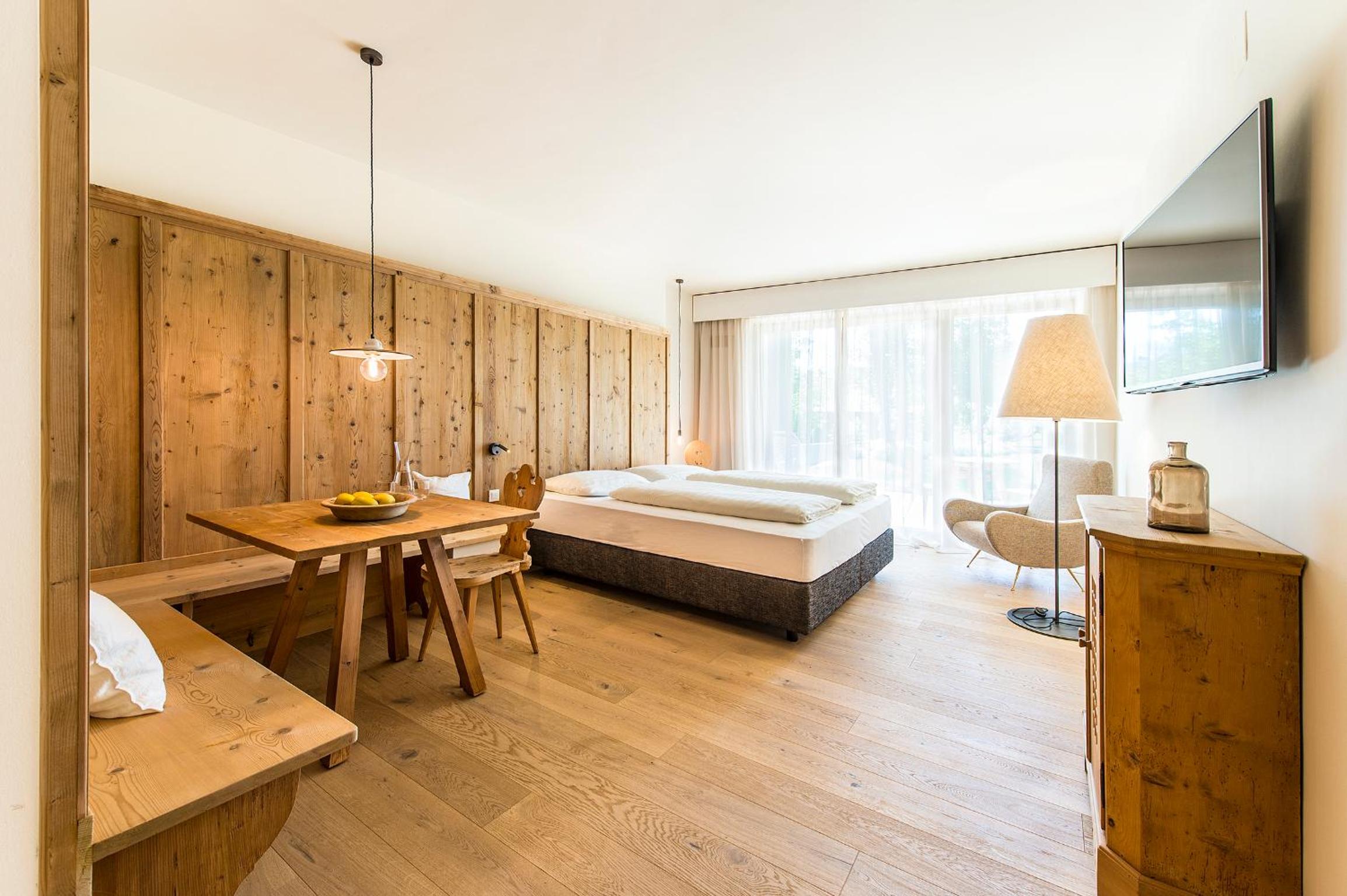 Deluxe King Suite with Terrace and Garden View