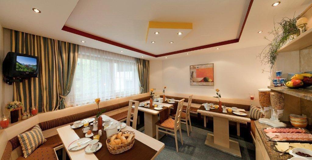 Double Room with Balcony photo 3