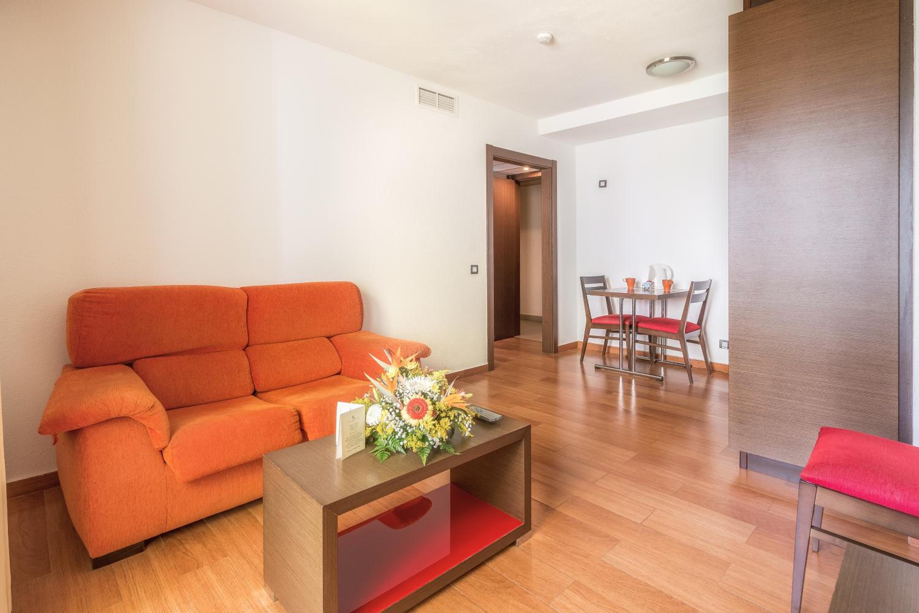 Family Room (2 Adults + 1 Child)