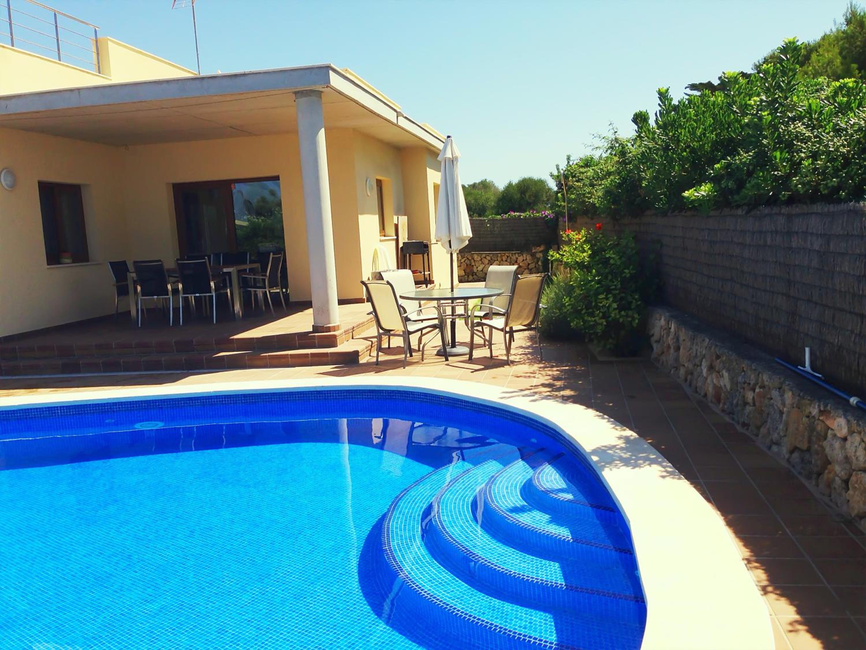 Villa photo 2