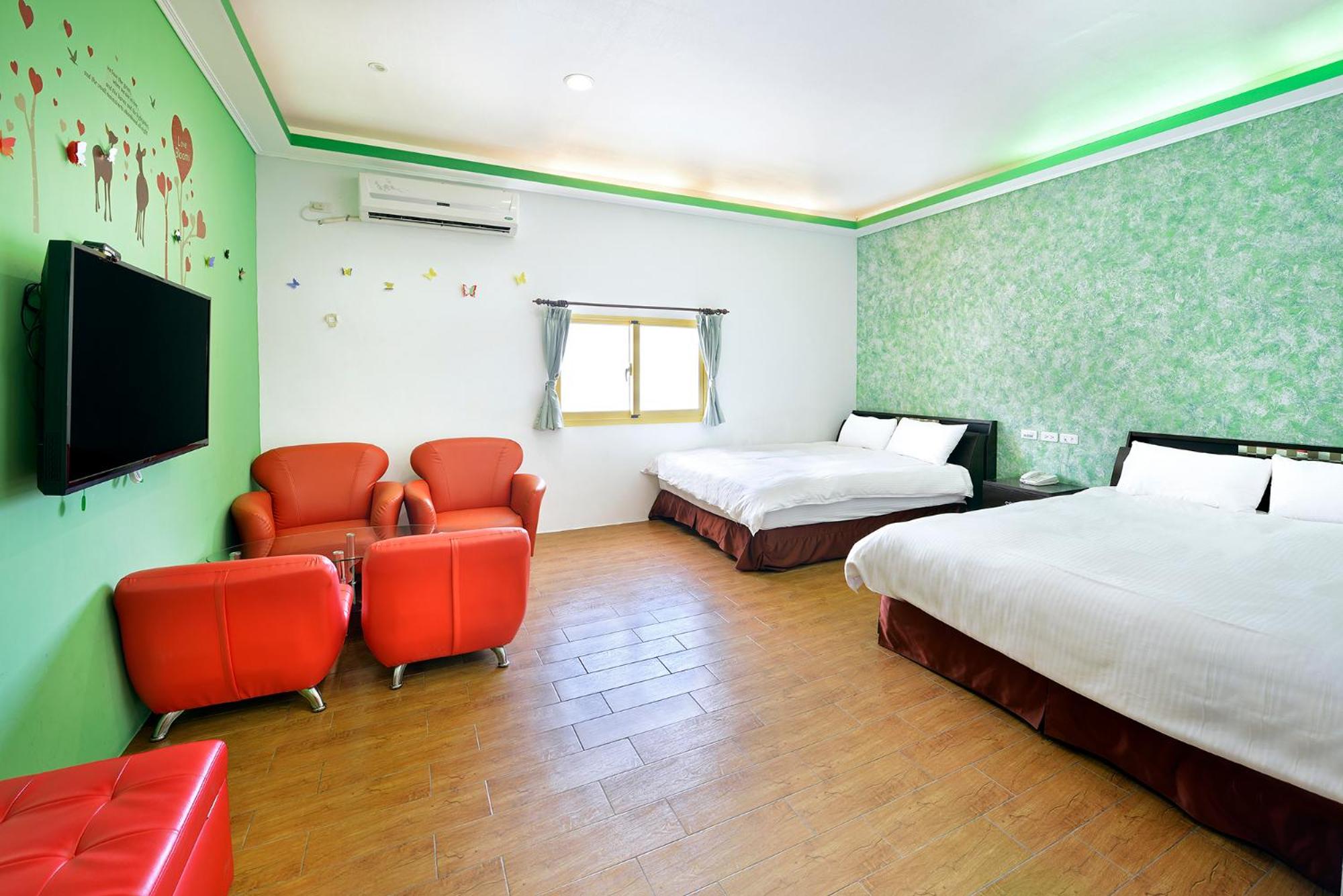 Economy Quadruple Room photo 1