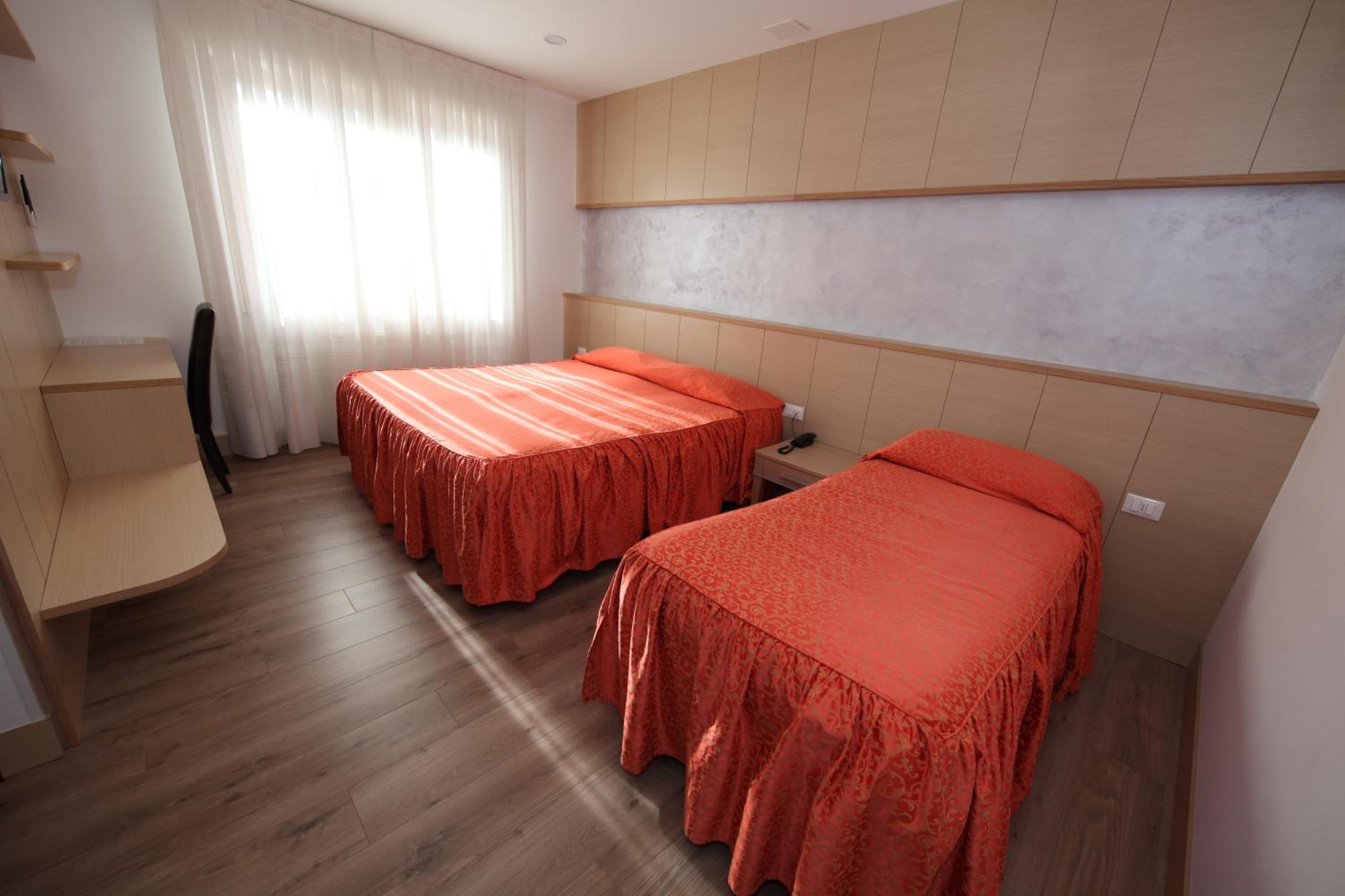 Triple Room - Photo 5