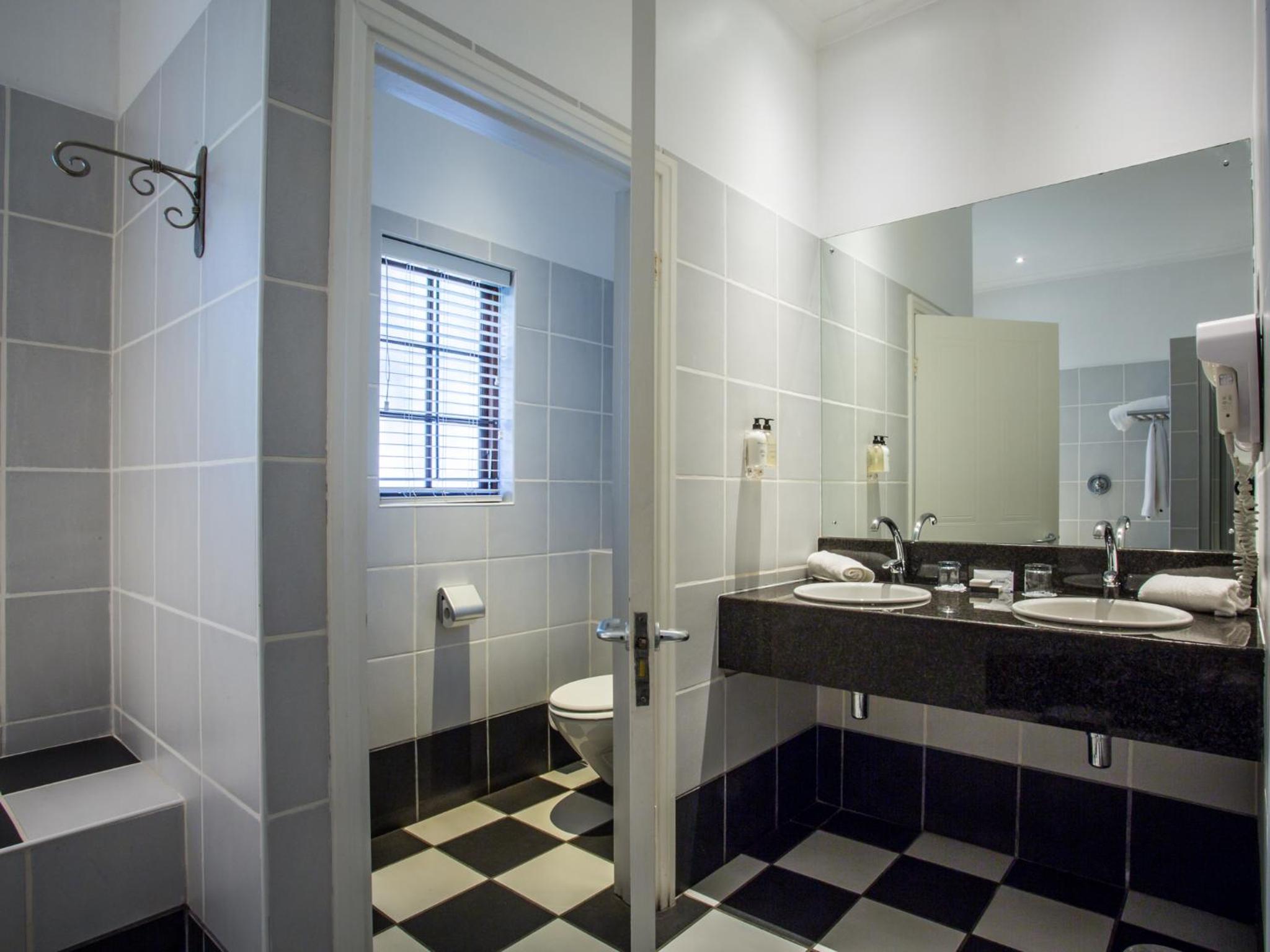 Superior Room – King or Twin - Photo 6