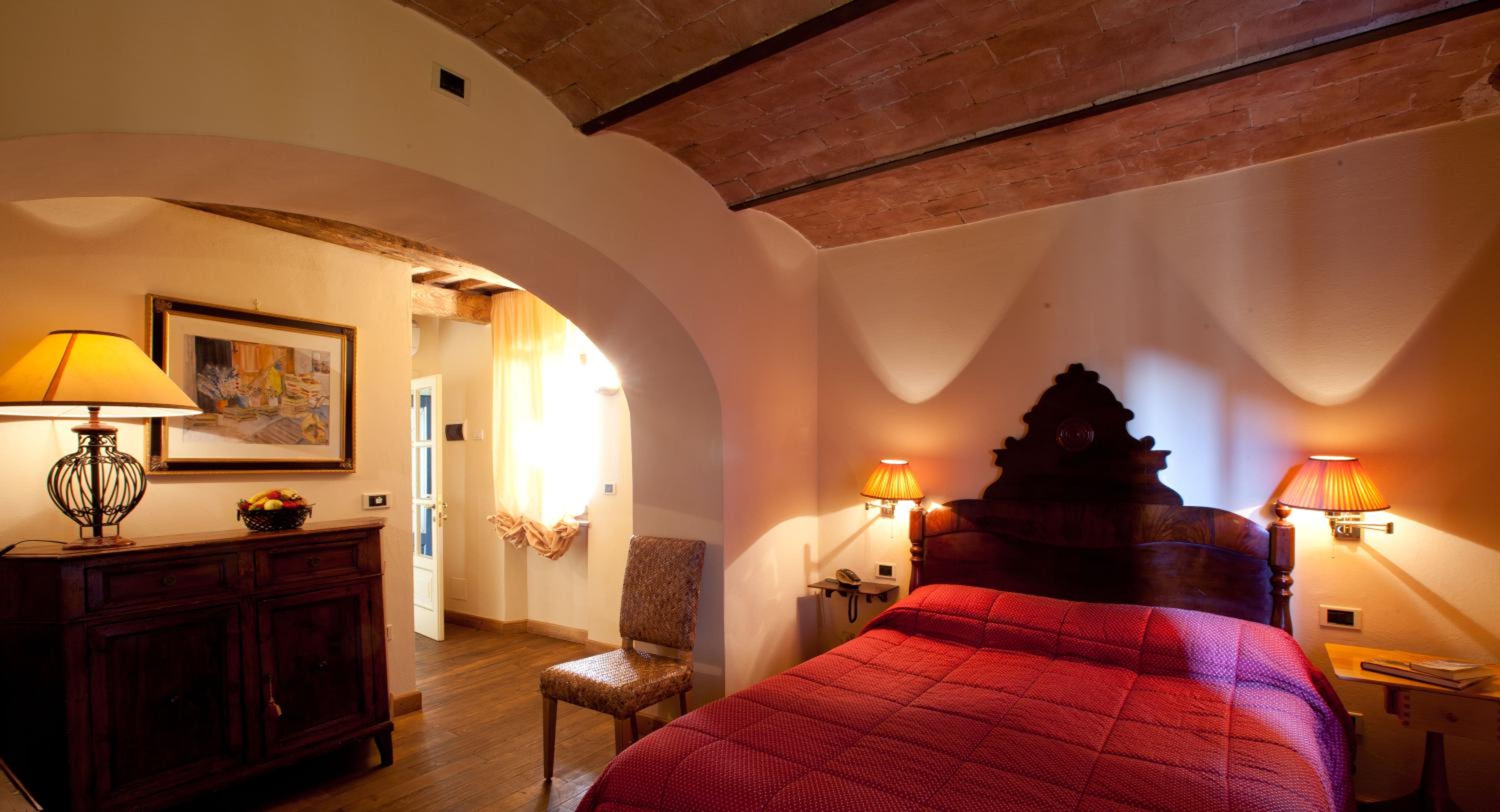 Deluxe Room - Photo 11