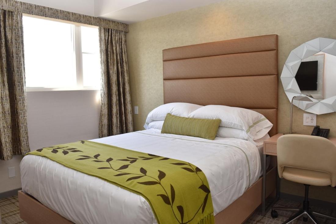 Standard Queen Room photo 2