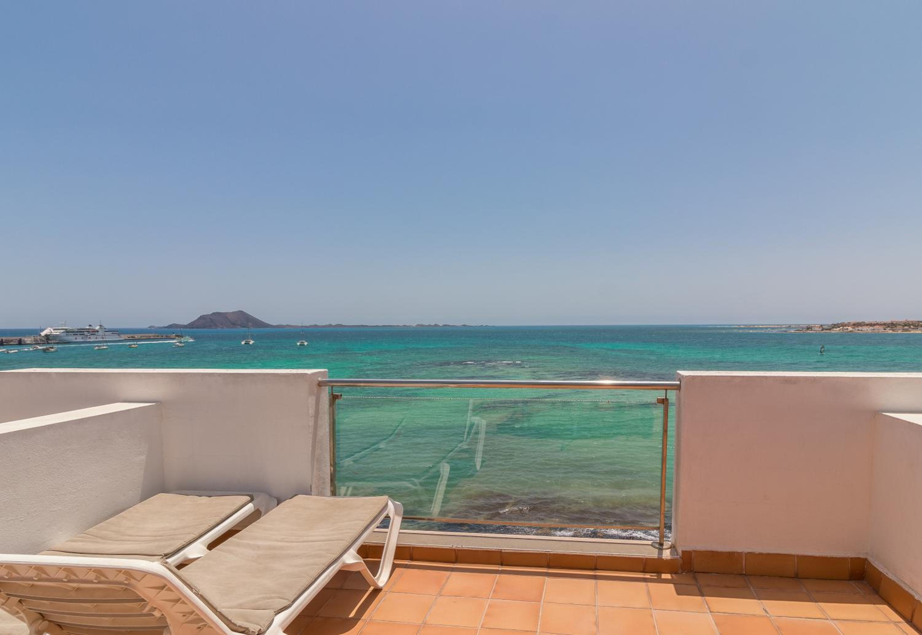 Superior Apartment with Sea View thumbnail 5