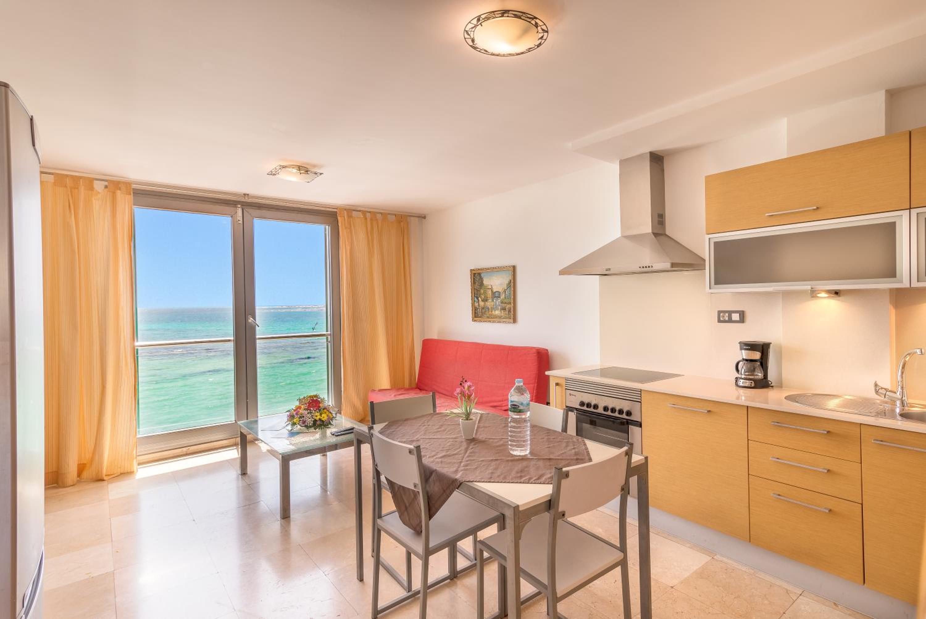 Apartment with Sea View (2 Adults + 1 Child)