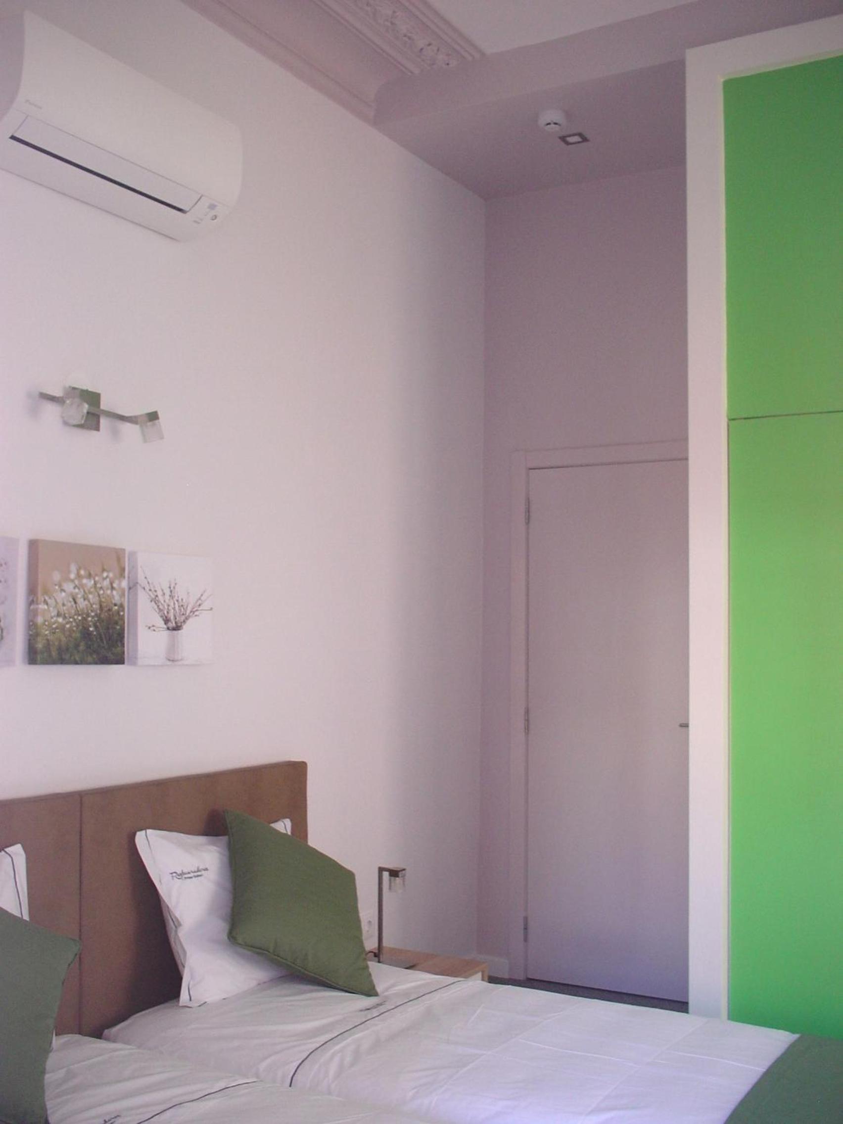 Deluxe Family Room photo 3