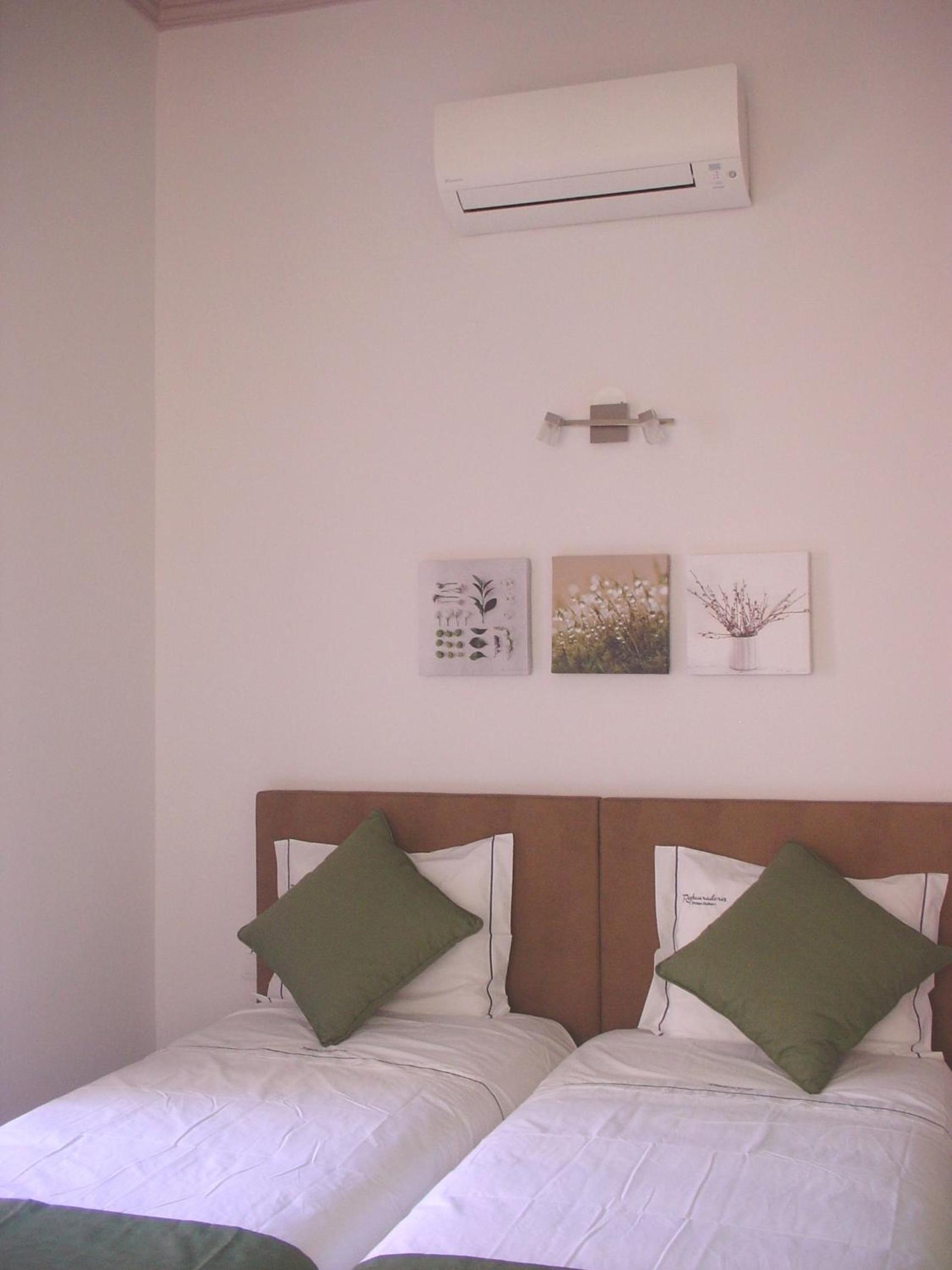 Deluxe Family Room photo 2
