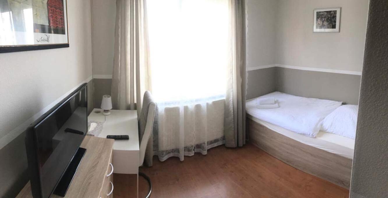 Single Room photo 2
