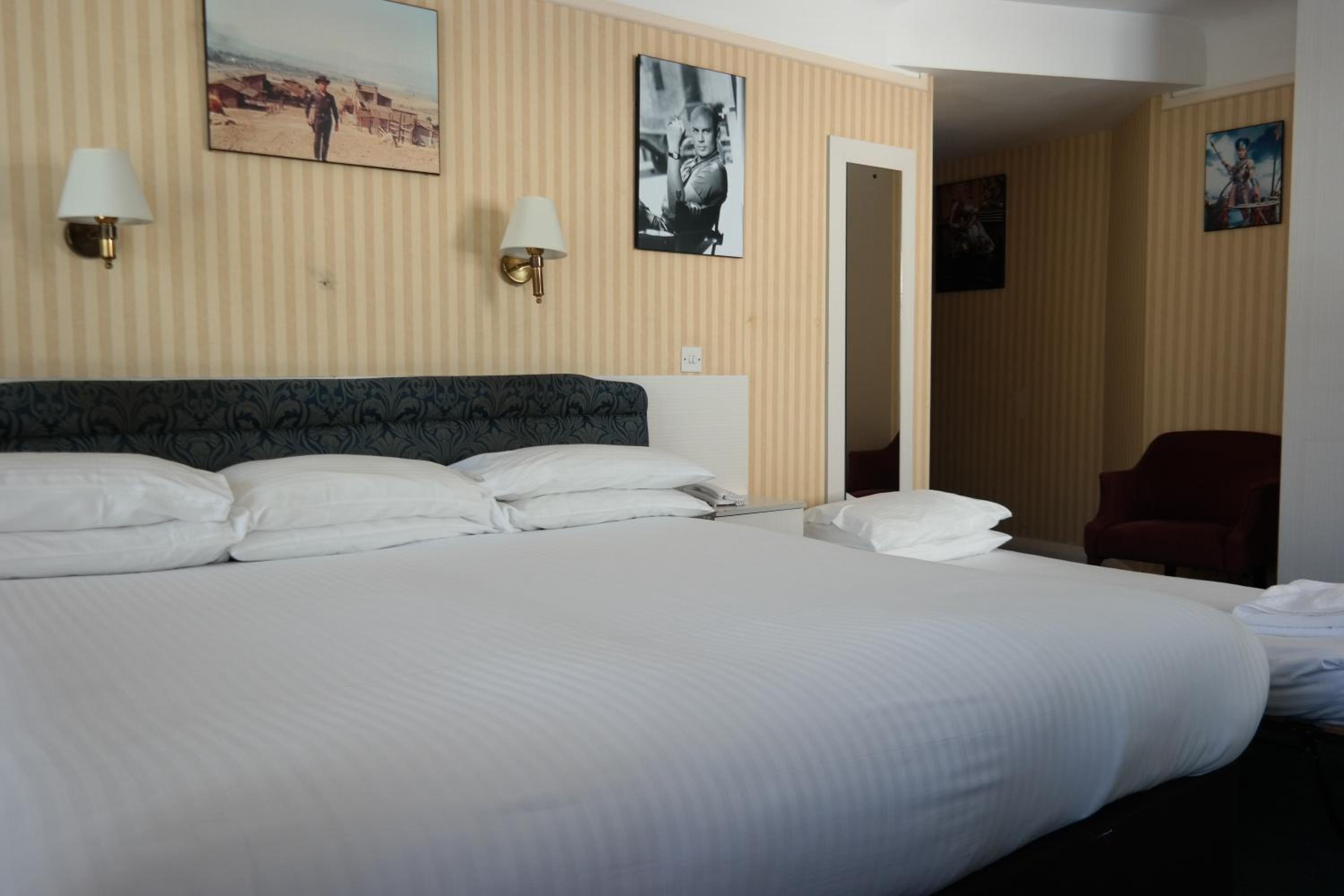 Standard Triple Room - Photo 5