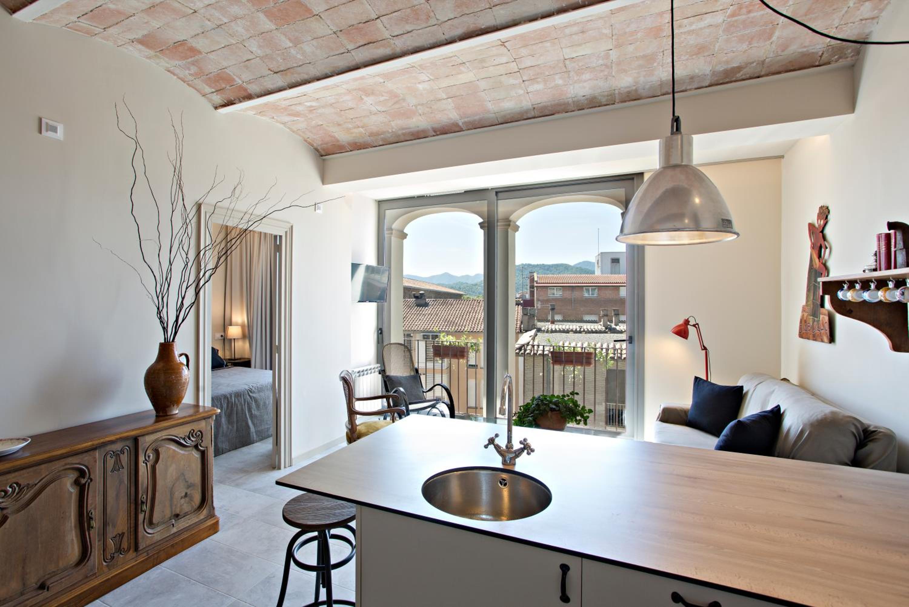 Apartamento de lujo de dos habitaciones con balcón