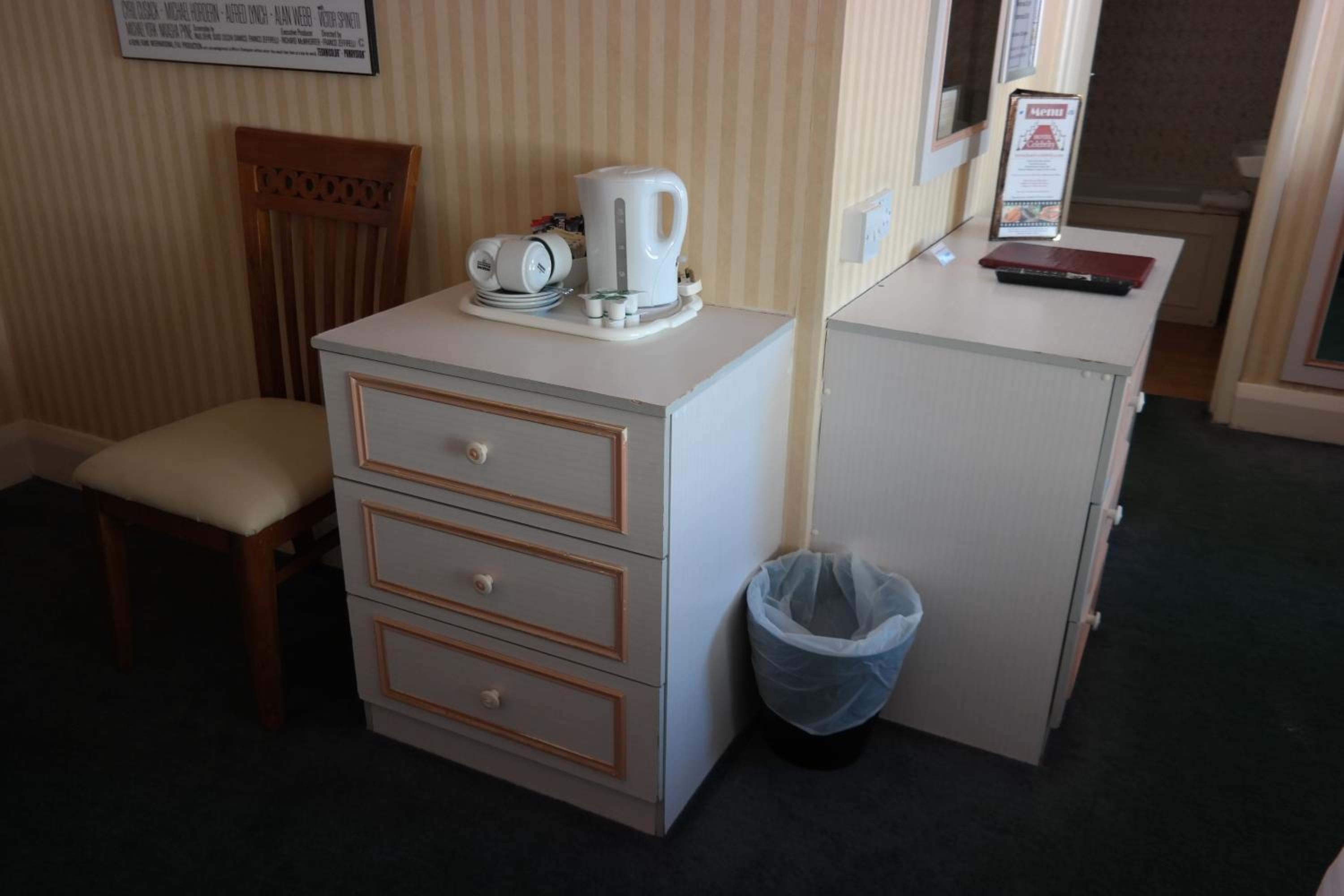 Quadruple Room - Photo 9