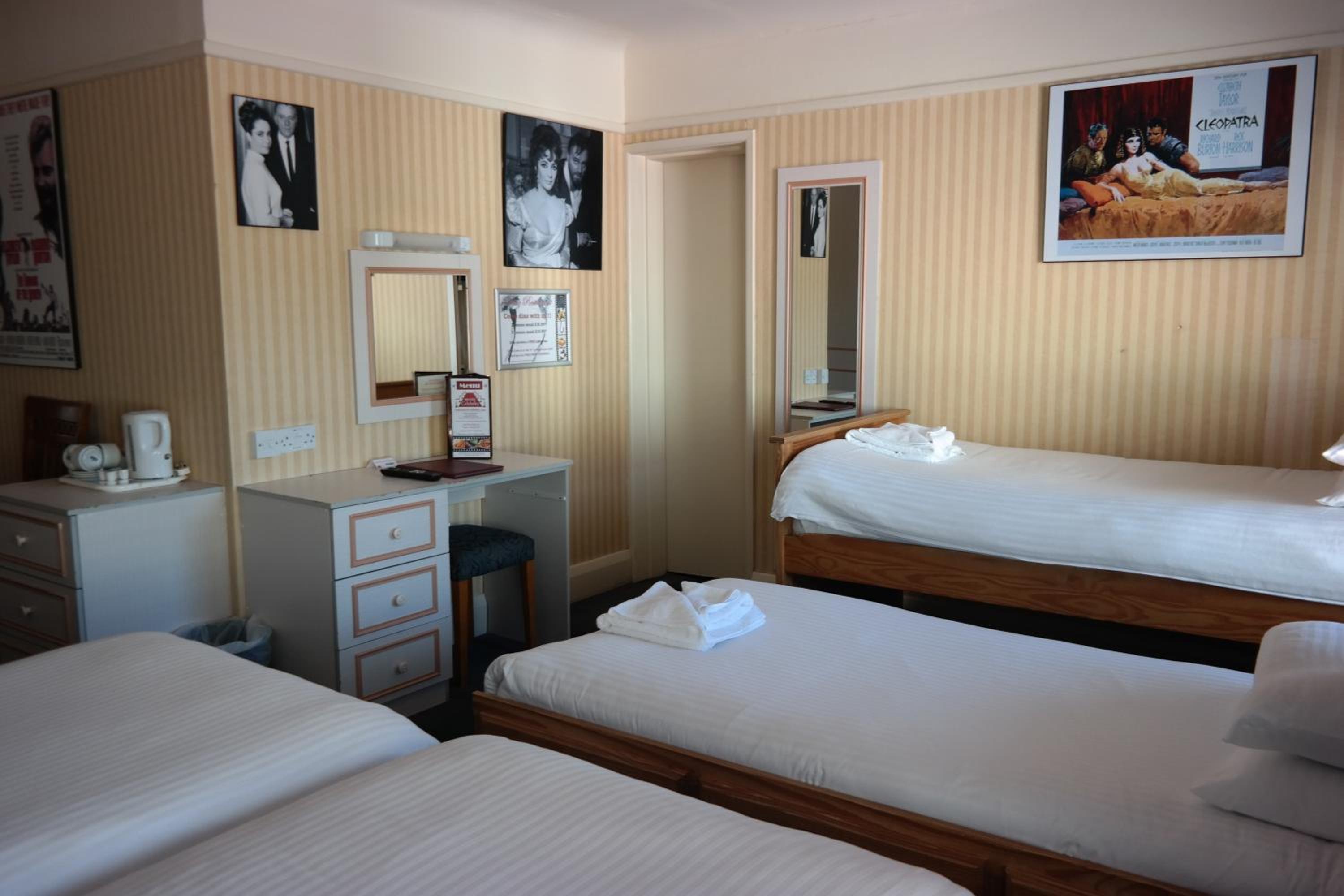 Quadruple Room - Photo 6