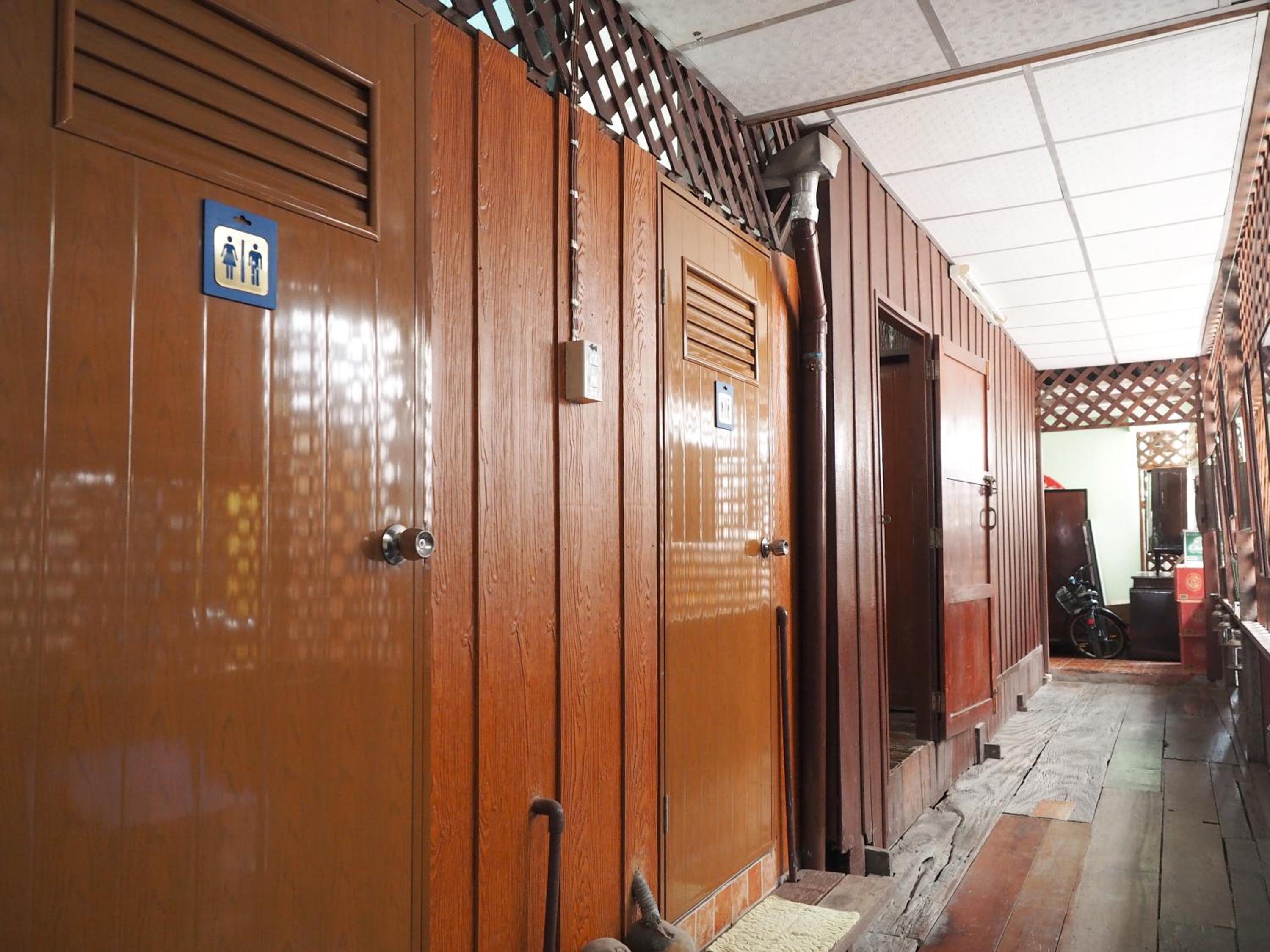 Standard Double Room with Shared Bathroom photo 2