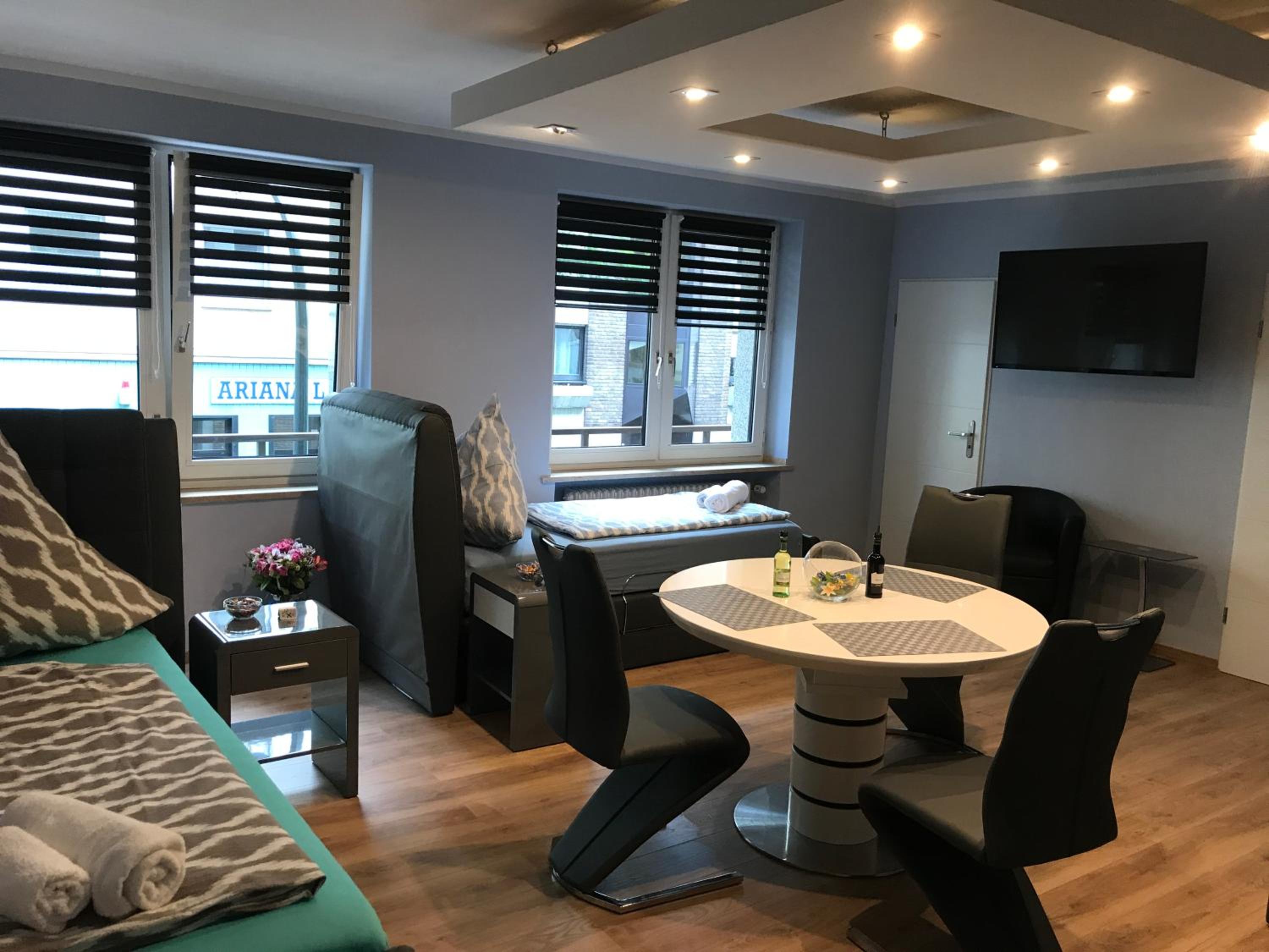 One-Bedroom Apartment - Photo 35