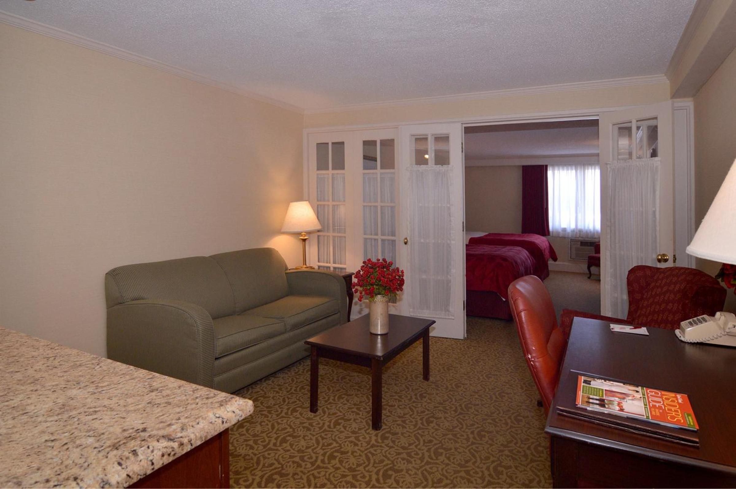 One-Bedroom King Suite - Non-Smoking - Photo 1