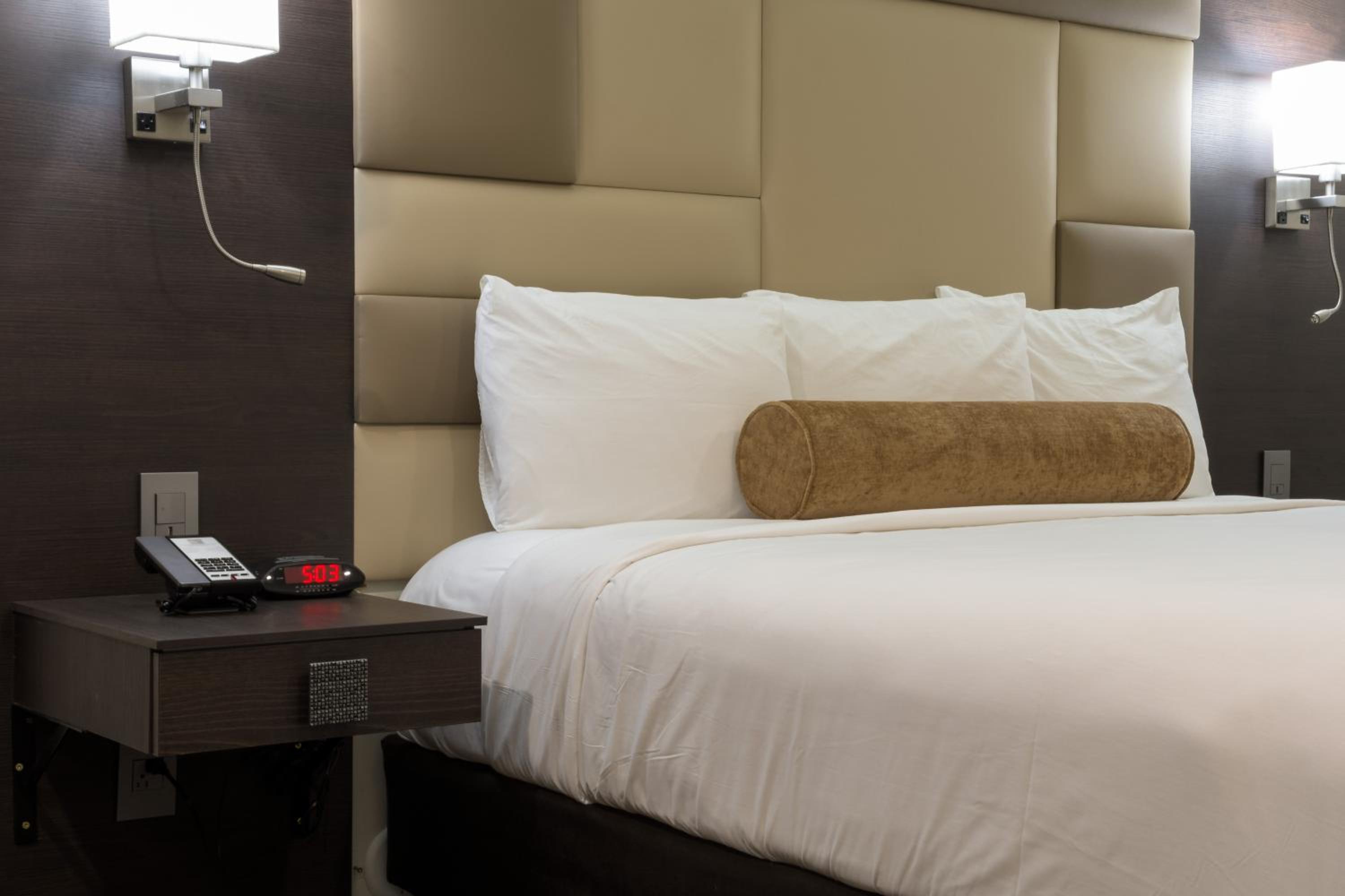 Deluxe King Room