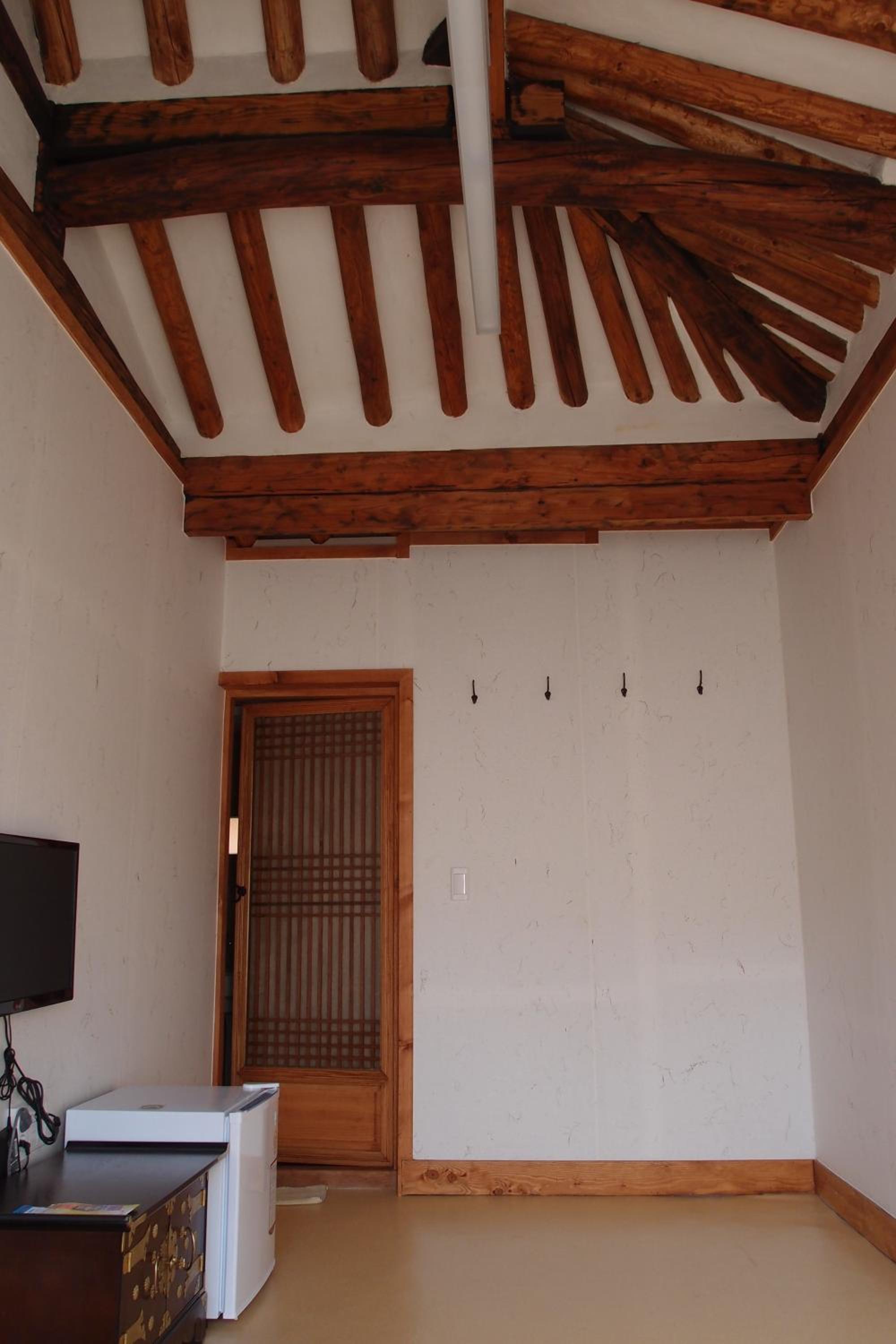 Korean Style Double Room with Private Bathroom photo 1