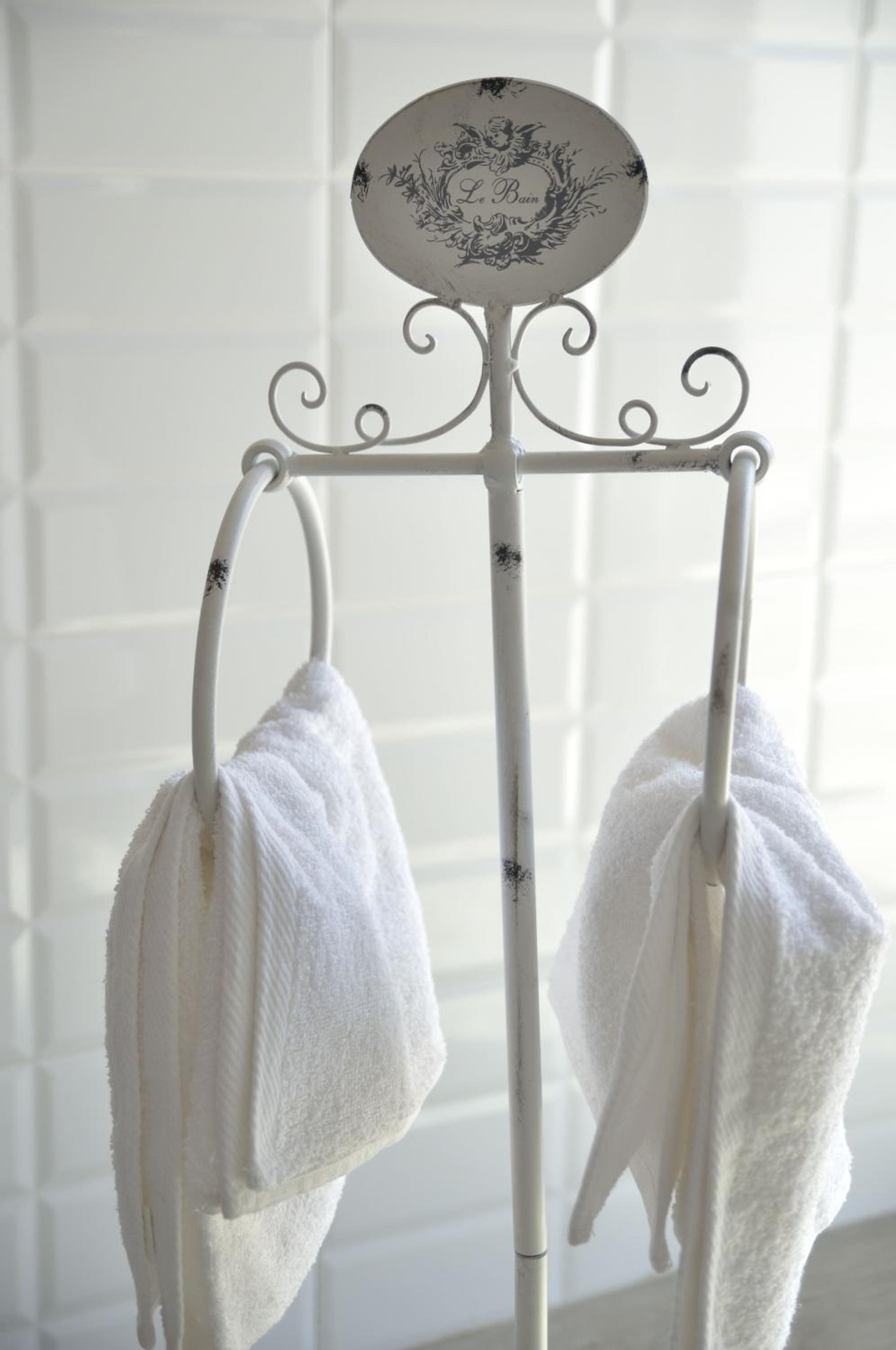 Deluxe King Suite - Photo 2