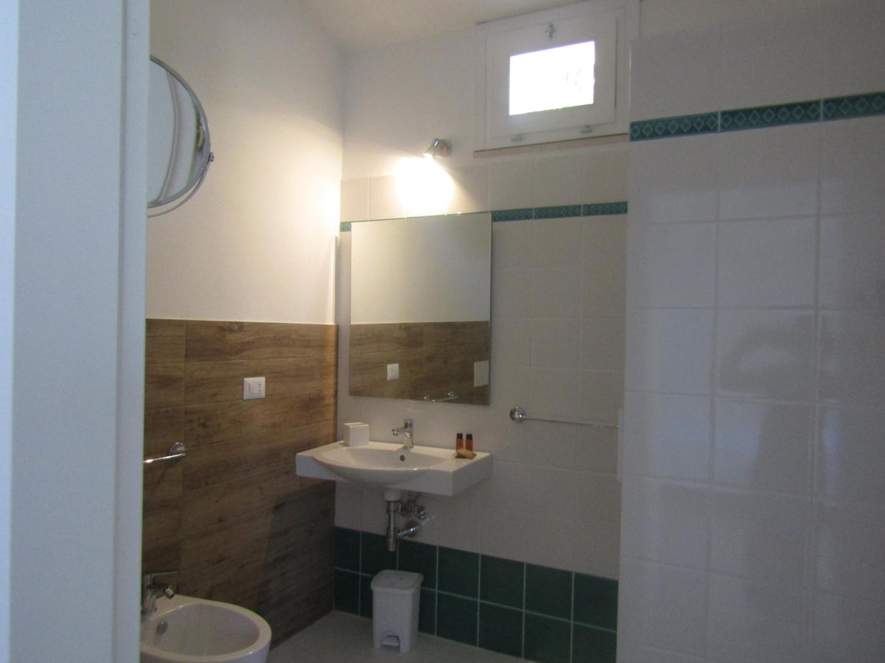 Triple Room with Garden View - Photo 10