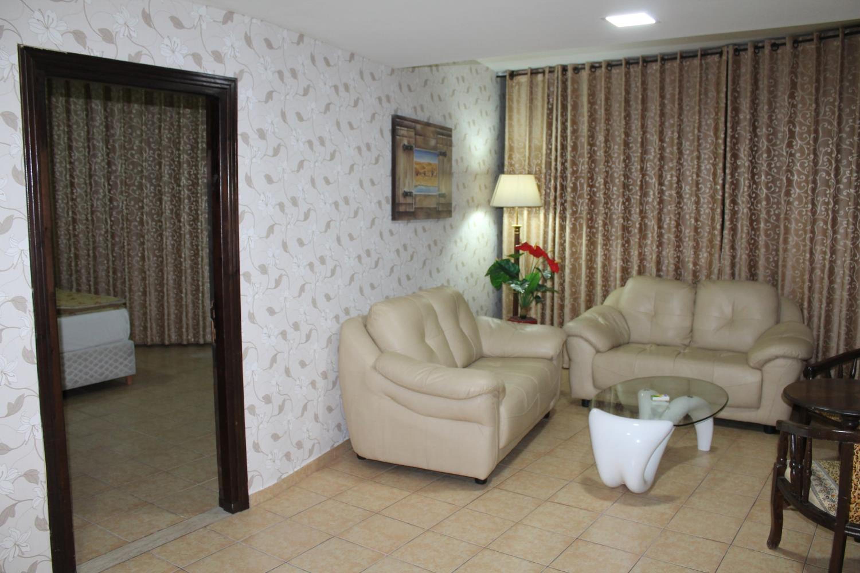 Deluxe King Suite