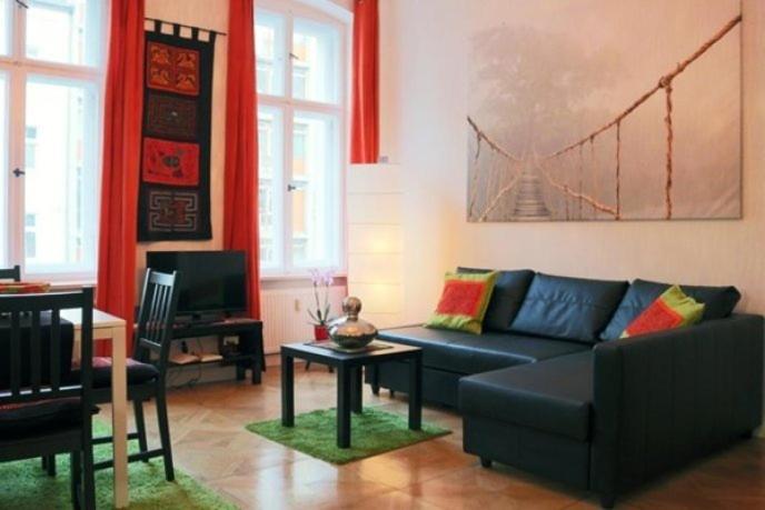 One-Bedroom Apartment photo 2