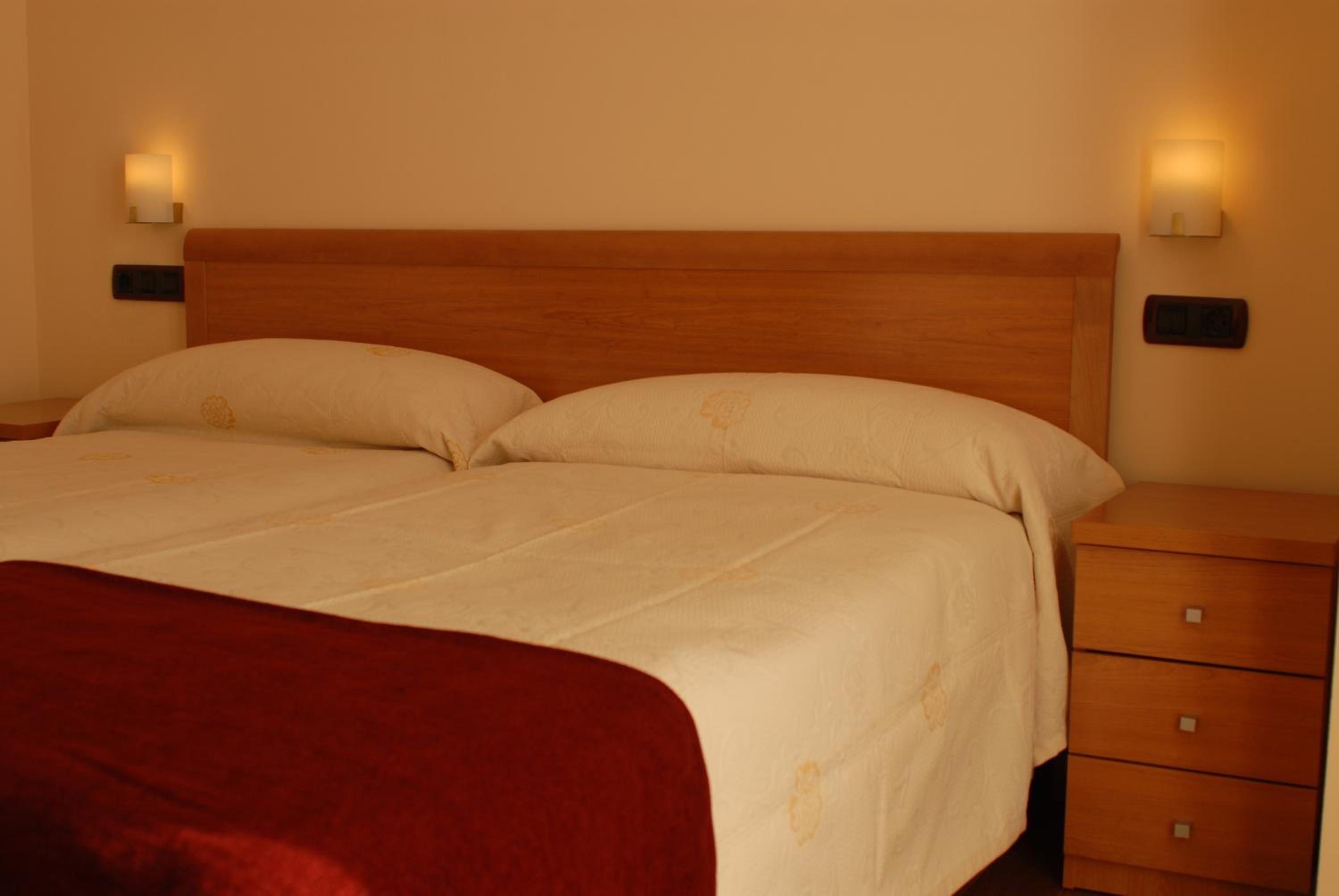 Twin Room - Photo 5